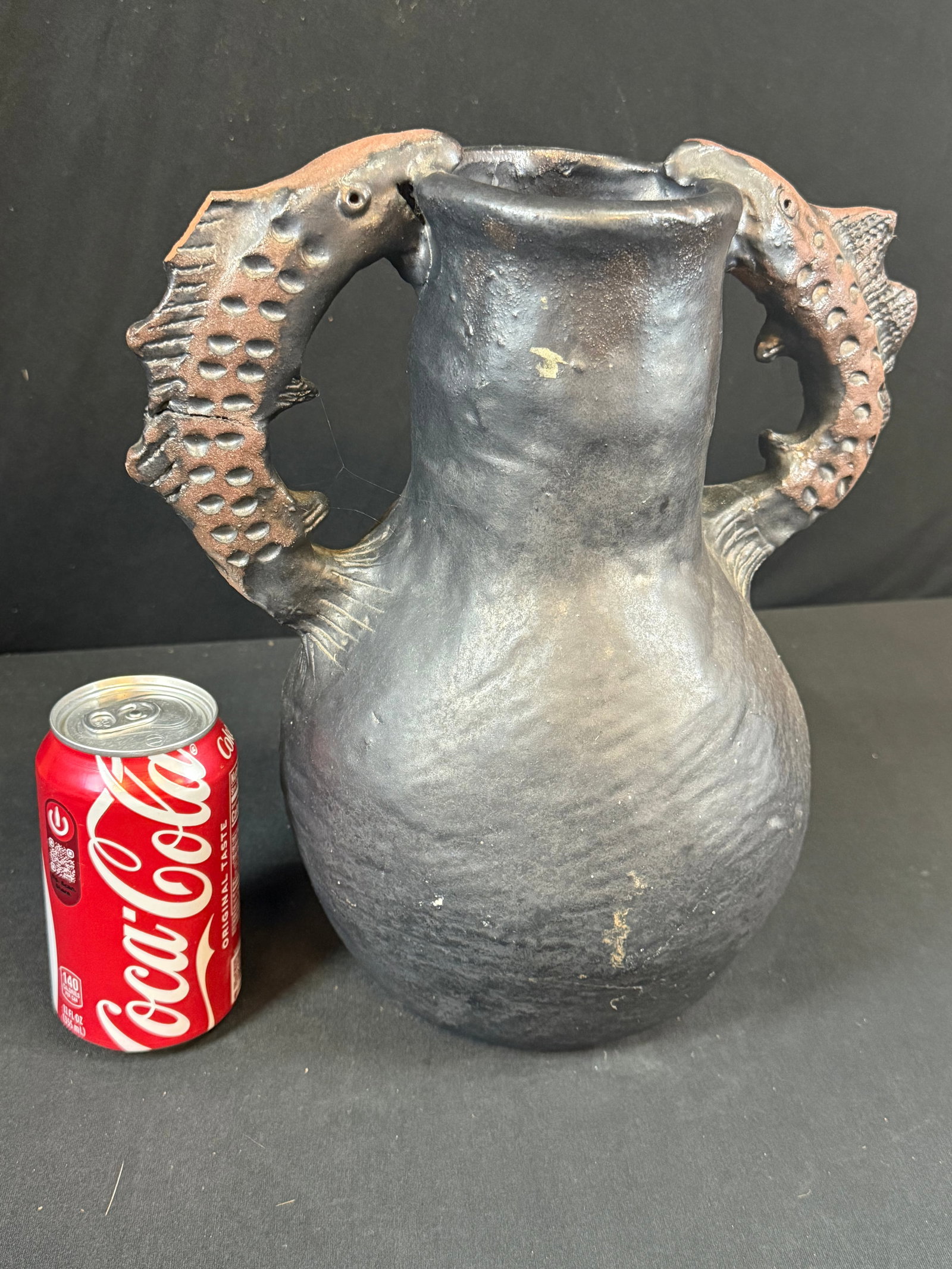 Bamlleke terracotta vessel w/fish: Bamlleke terracotta vessel w/fish