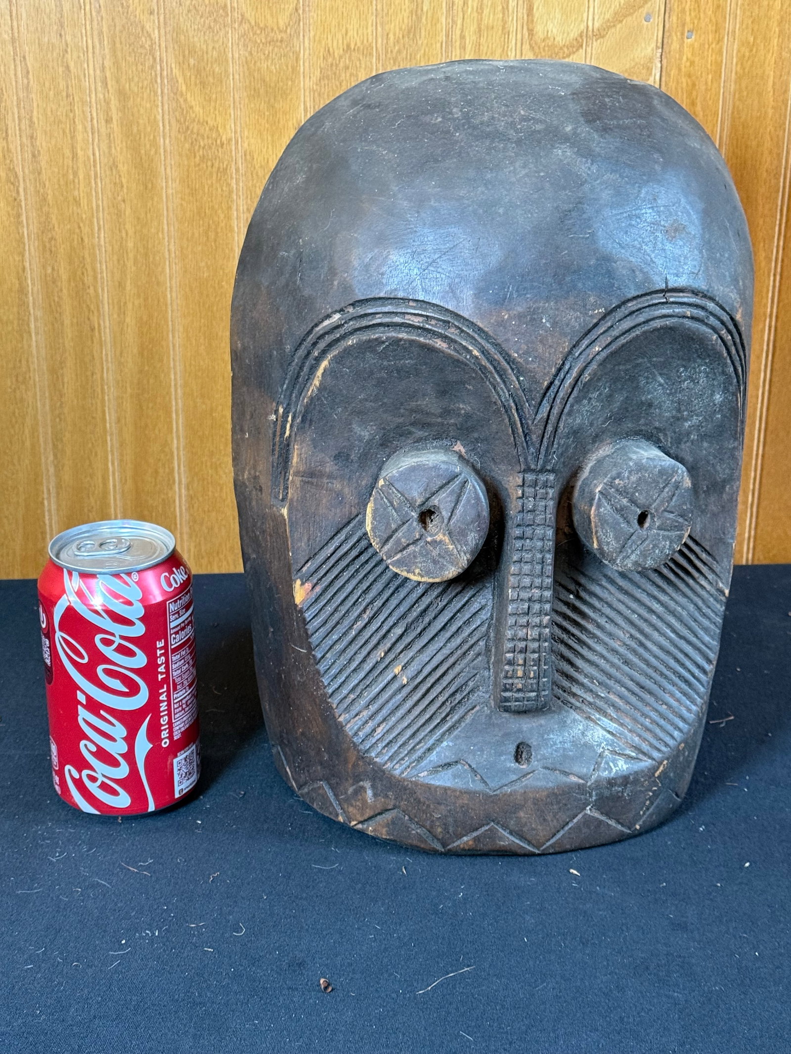 Hand carved wooden African mask: Hand carved wooden African mask
