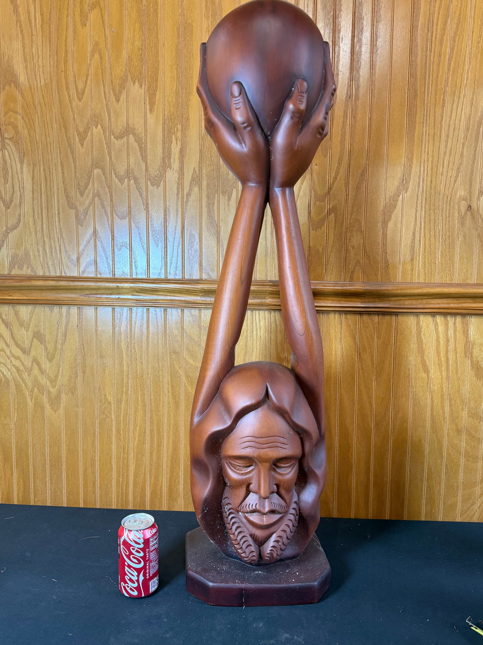 Hand carved wooden African statue: Hand carved wooden African statue