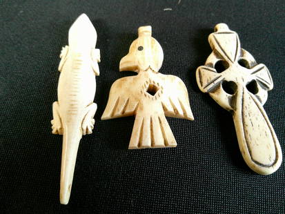 Lot of 3 small carved bone figures: Lot of 3 small carved bone figures