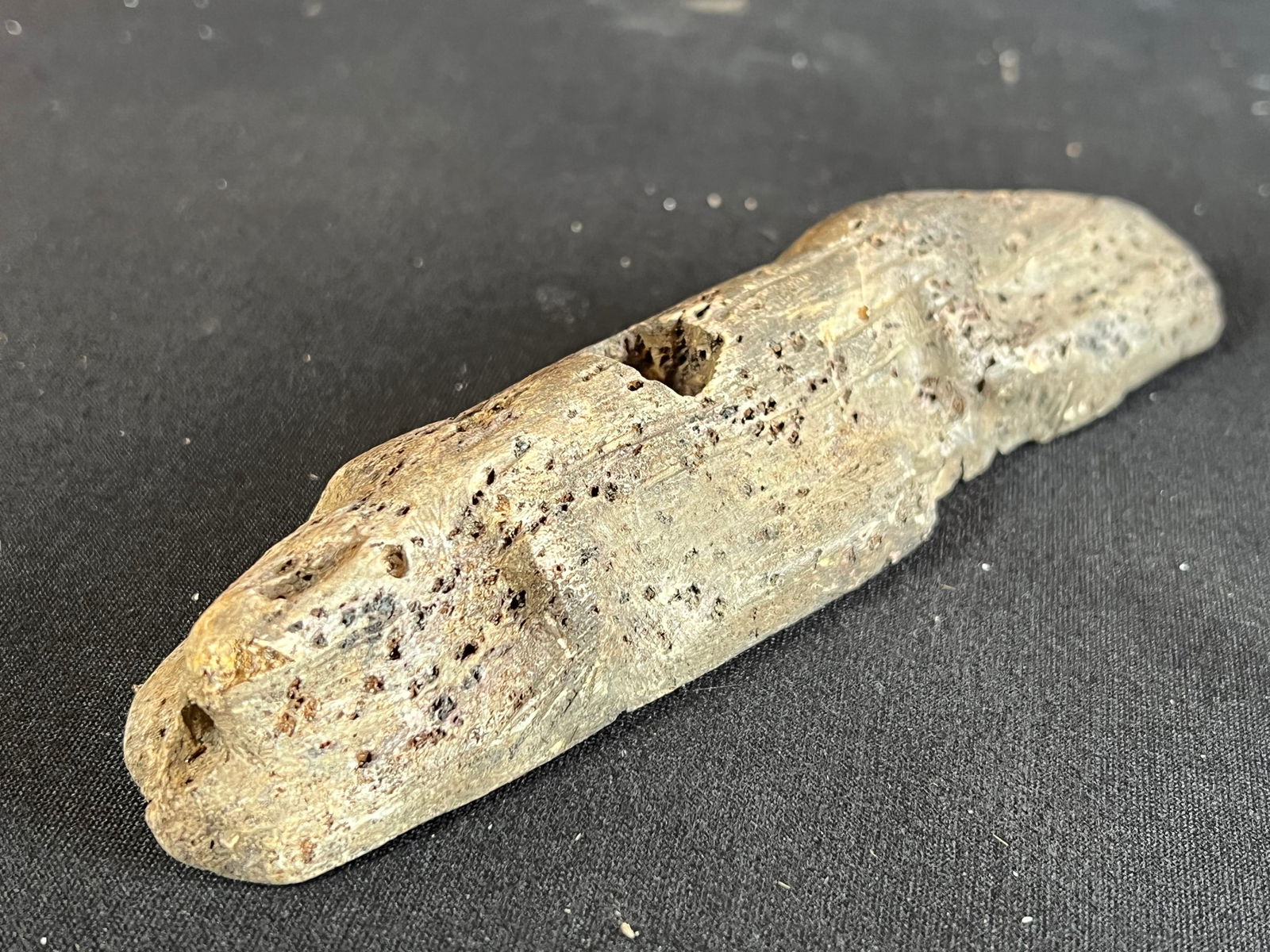 Effigy lizard stone pipe (1 of 5)