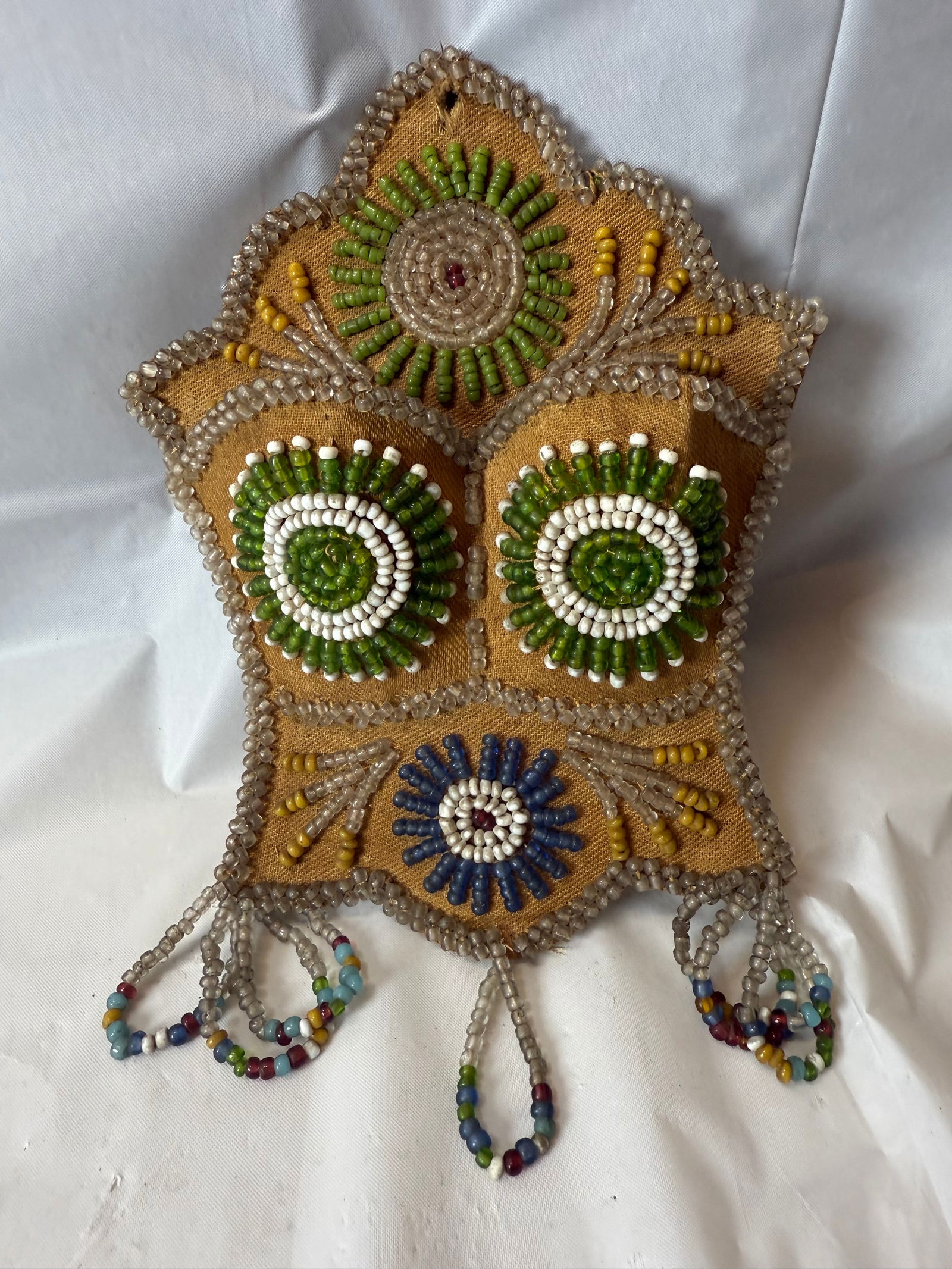 Native Amercan beadwork wall pocket (1 of 2)