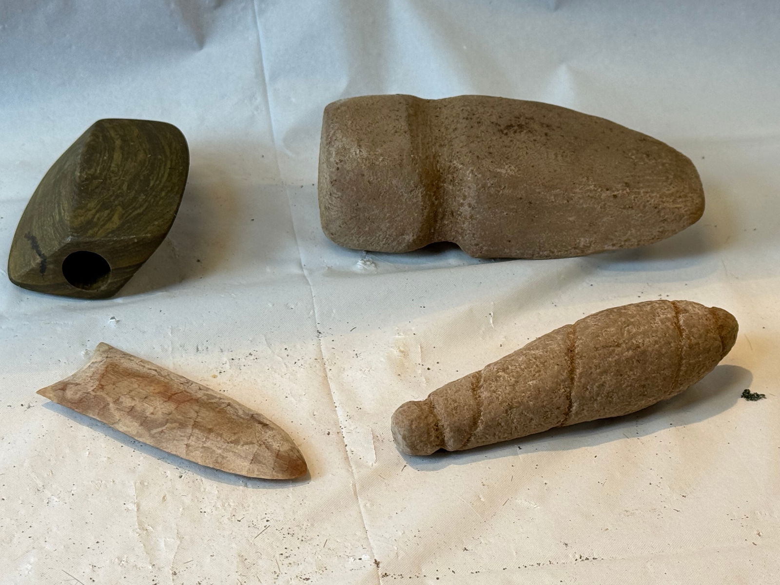 Lot of 4 Native American Indian artifacts: Lot of 4 Native American Indian artifacts