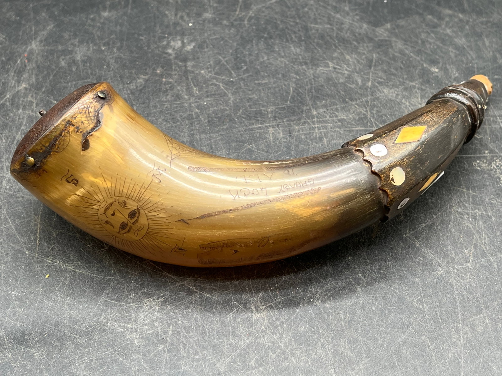 Scrimshaw Carved Powder Horn: Scrimshaw Carved Powder Horn