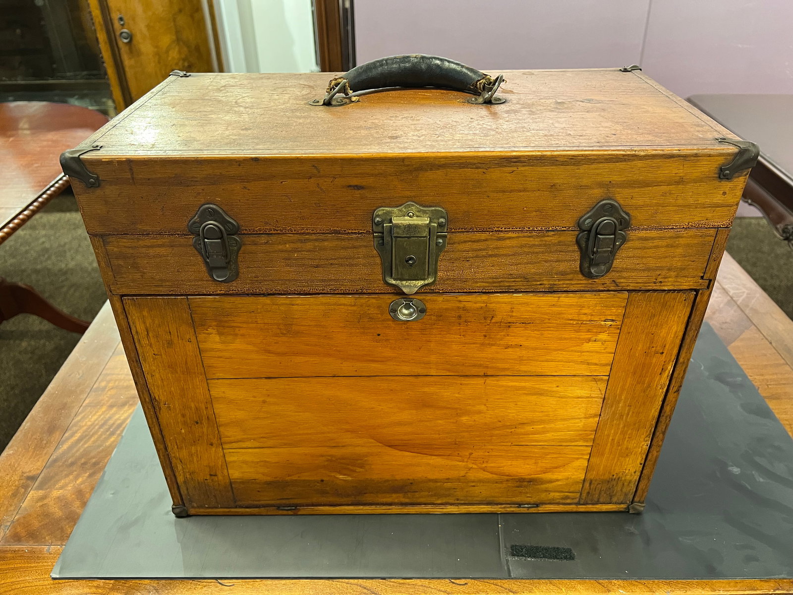 Early Oak Machinist Chest: Early Oak Machinist Chest 9 drawers.