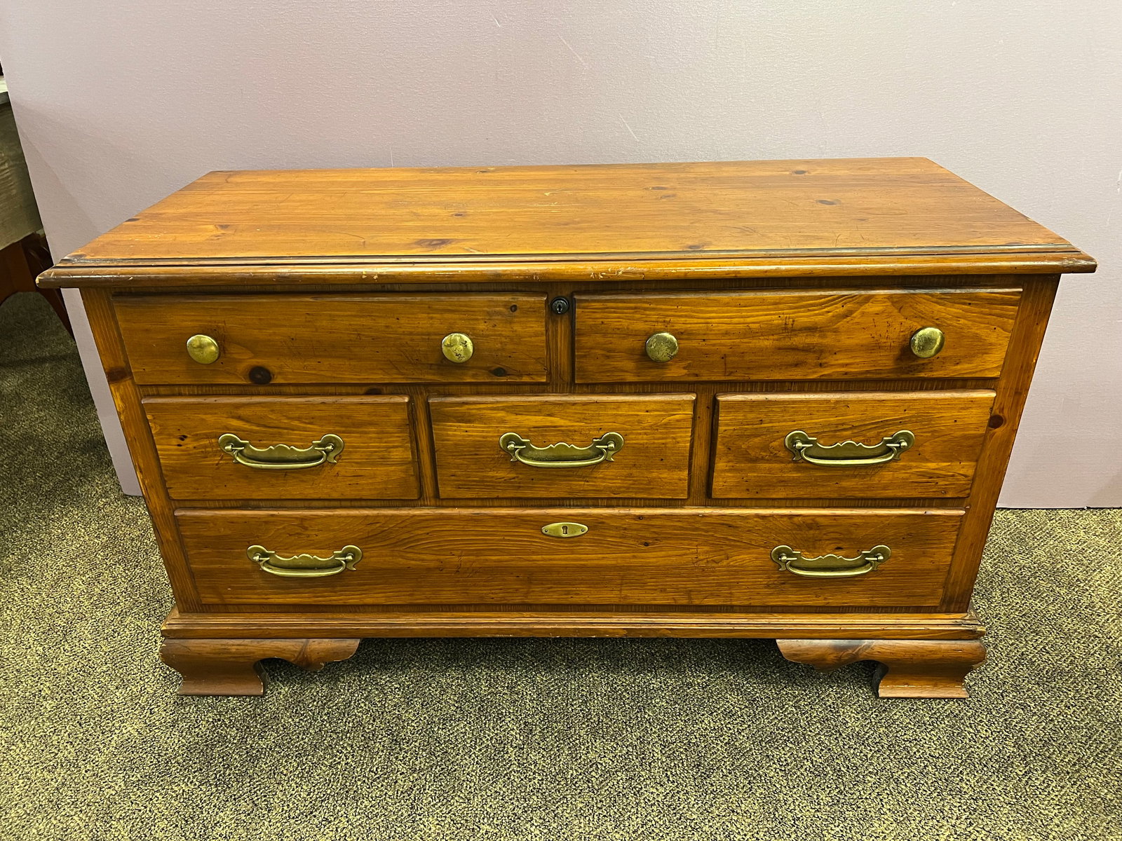 Lane Cedar Lined Blanket Chest (1 of 10)
