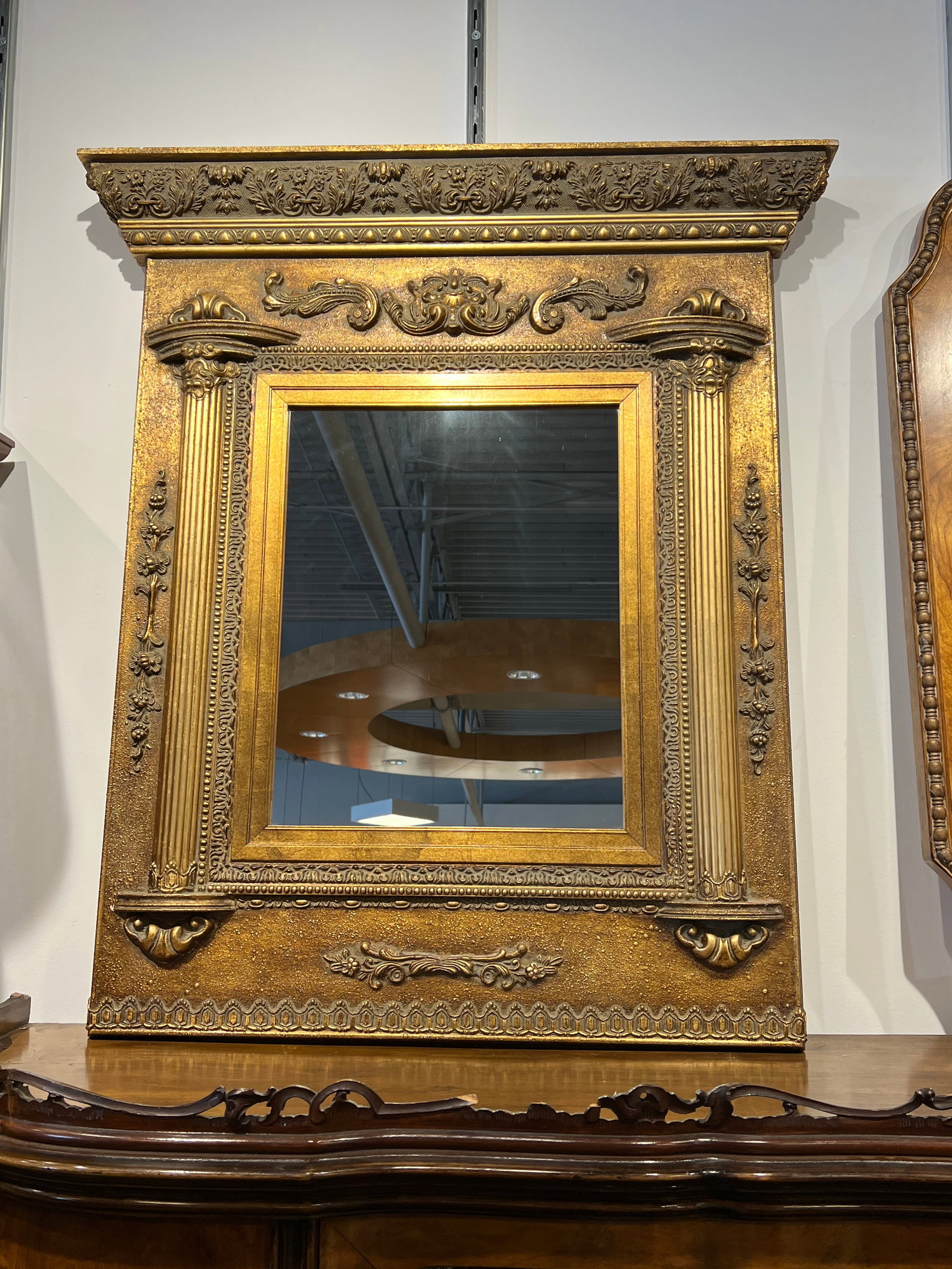 Decorative Gold Mirroa: Decorative Gold Mirroa