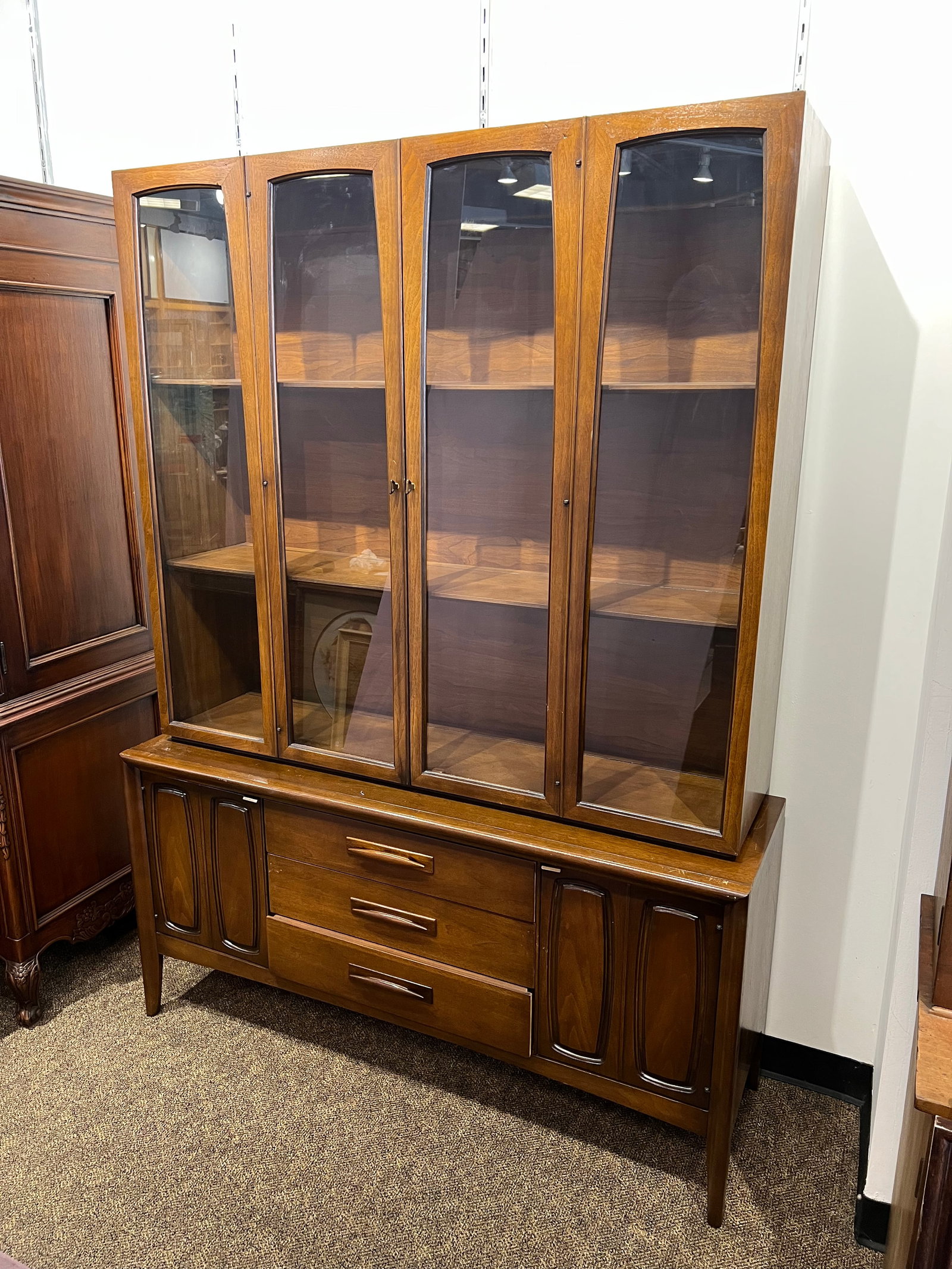 Mid Century Modern Broyhill Walnut China Cabinet (1 of 7)