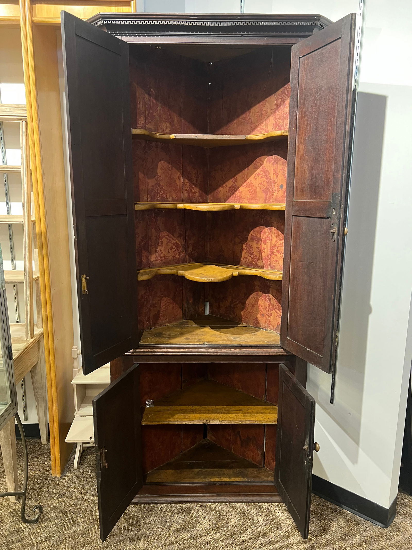 Early Oak Corner Cupboard - 3