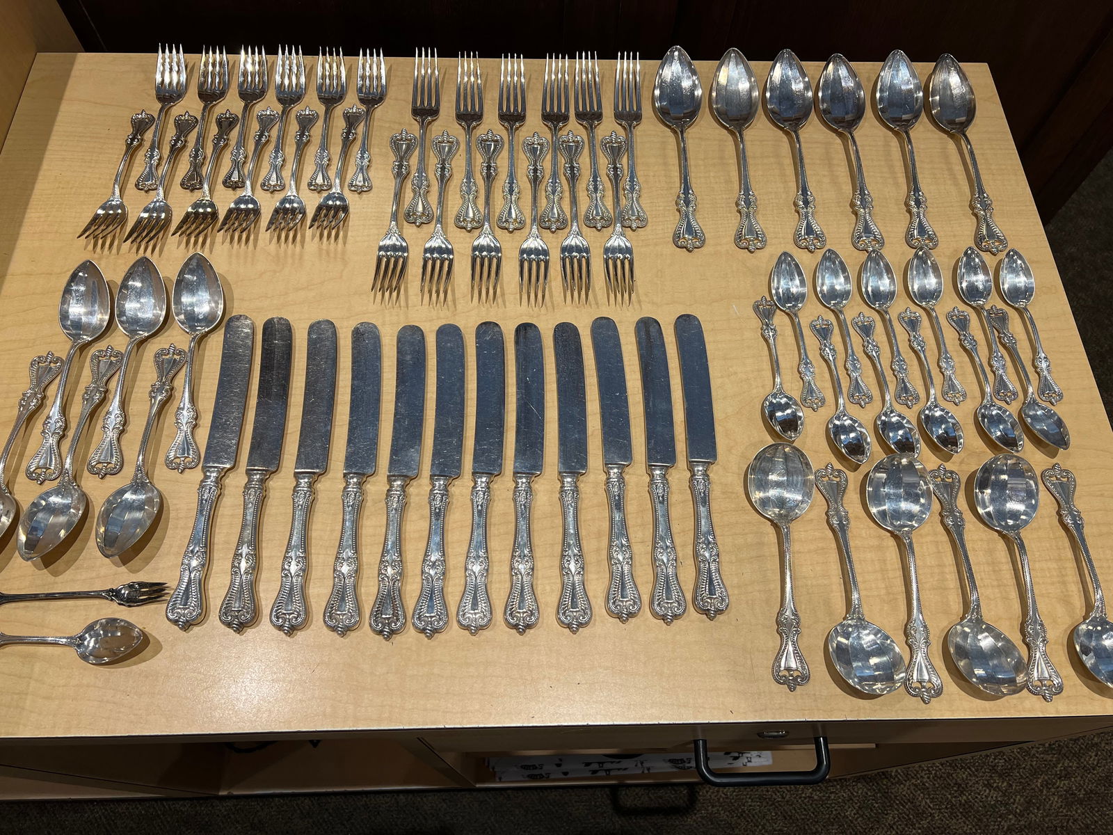 68 pcs. Sterling Silver Old Colonial Pattern Flatware (1 of 10)