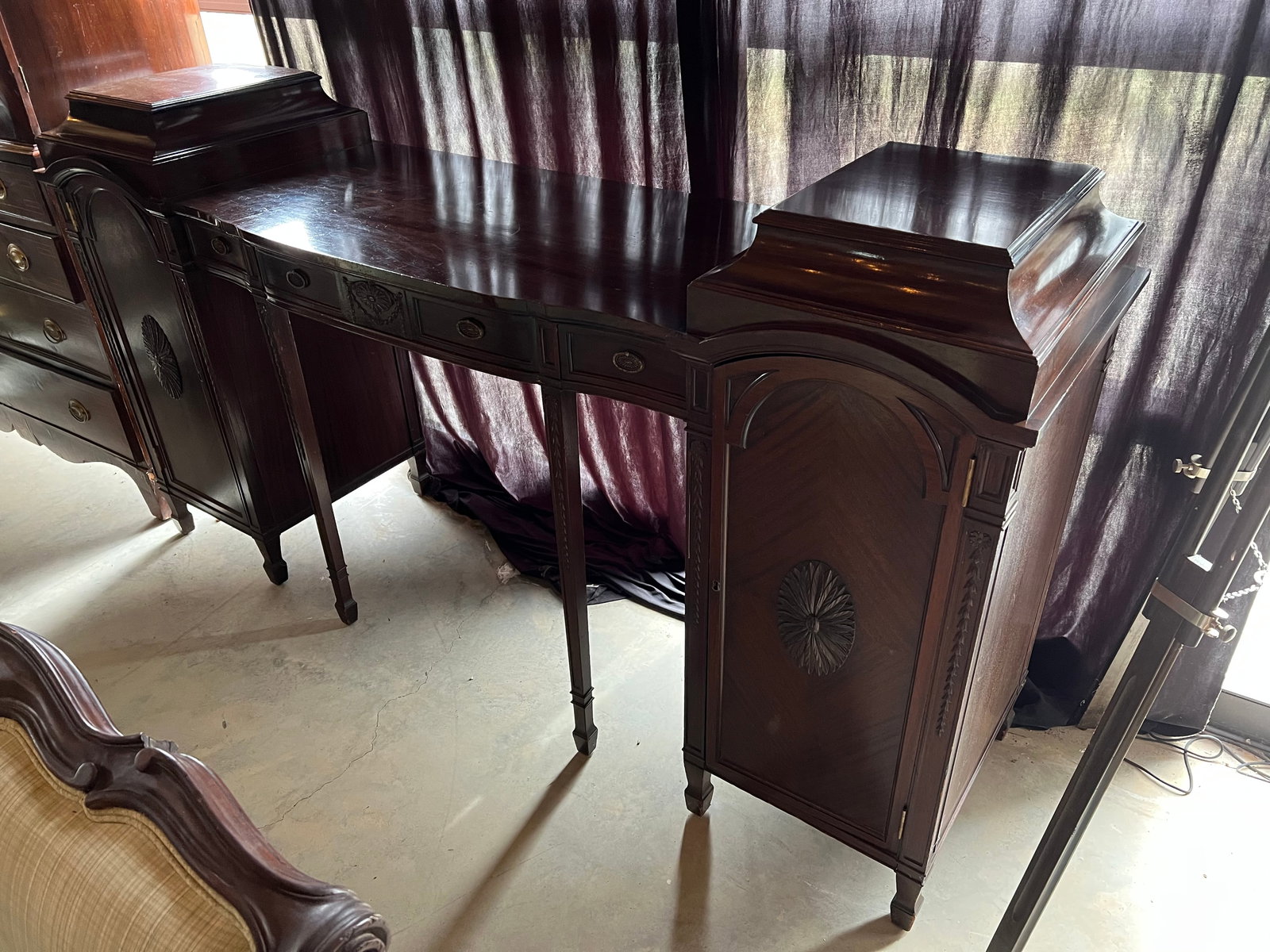 Mahogany Sideboard George III/ Regency style. (1 of 9)