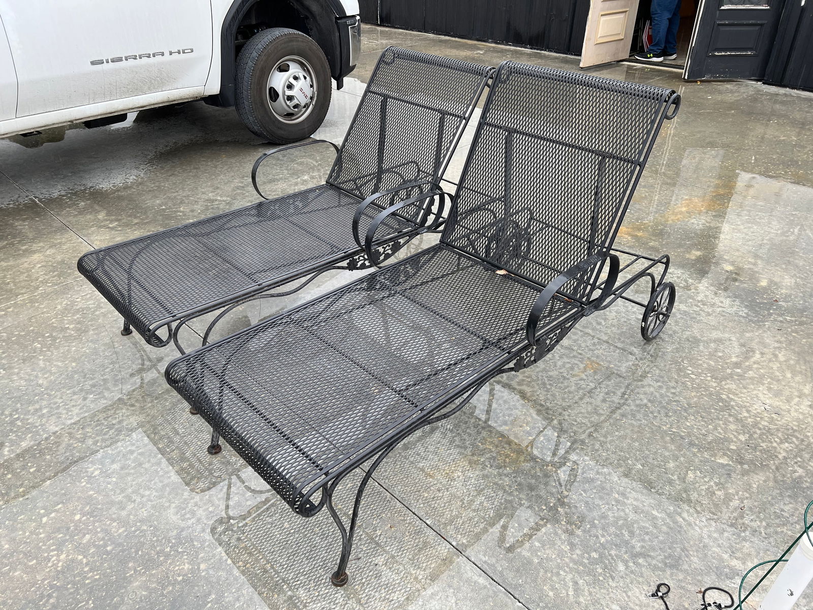 Pair of Adjustable Outdoor Lounge Chairs (1 of 6)