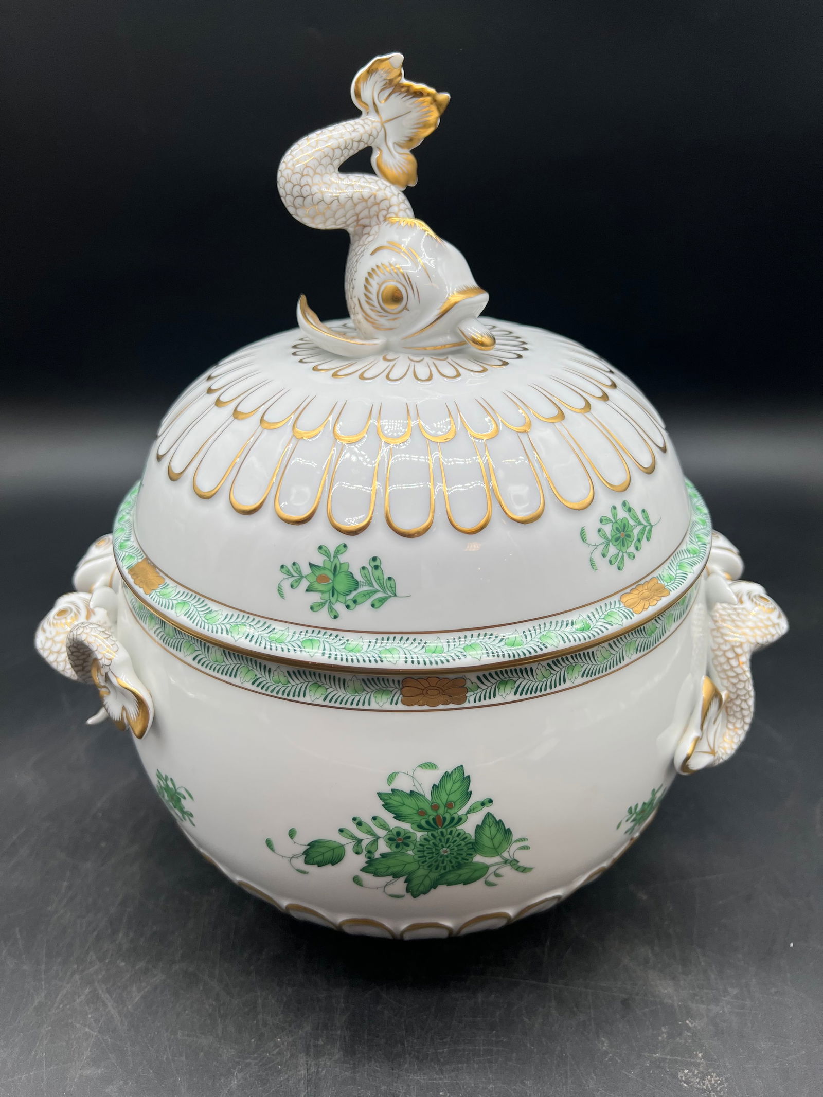 Herend Hvungary Hand Painted Fish Bowlw/Lid (1 of 8)