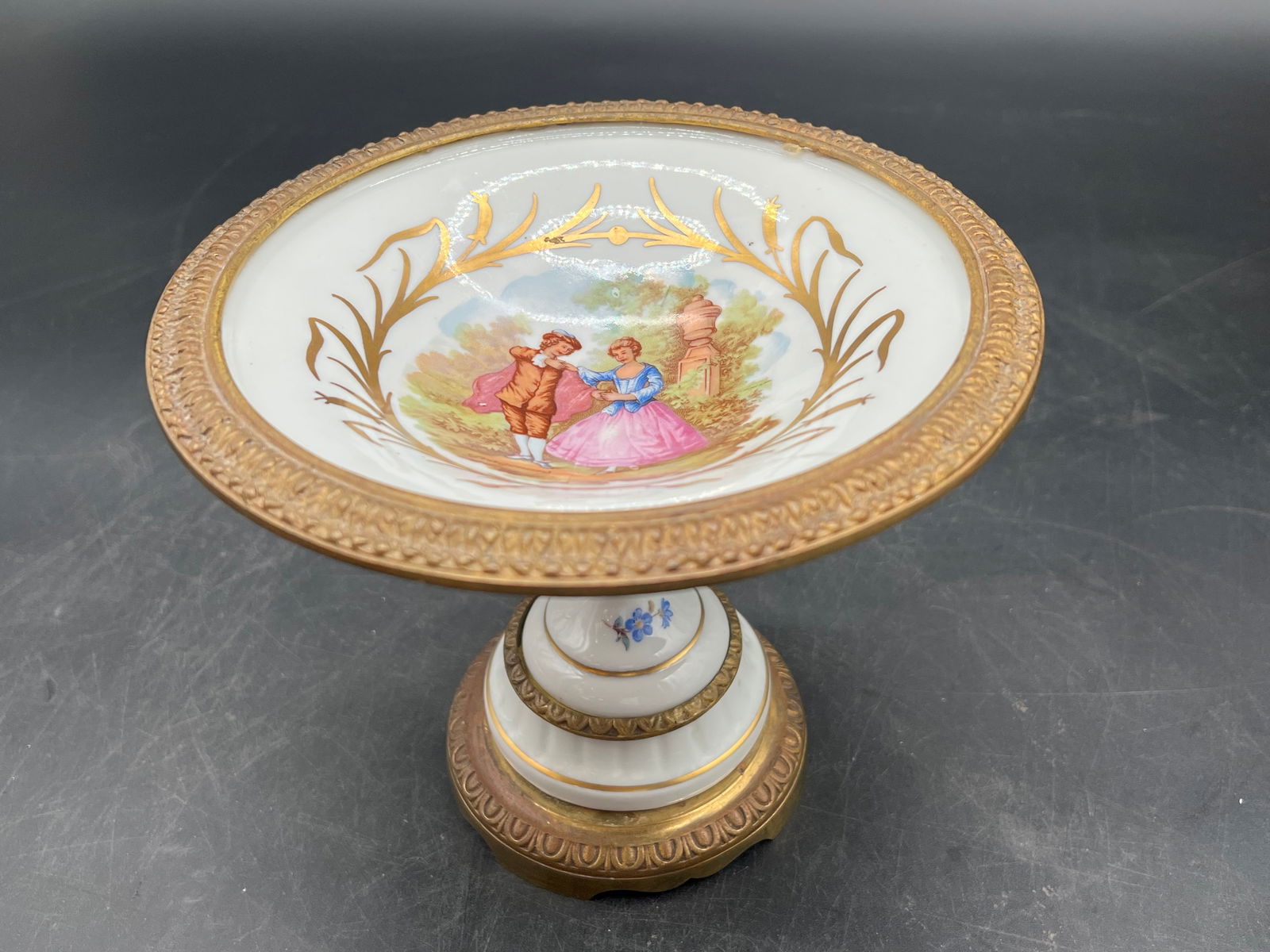 Hand Painted Decorative Centerpiece: Hand Painted Decorative Centerpiece