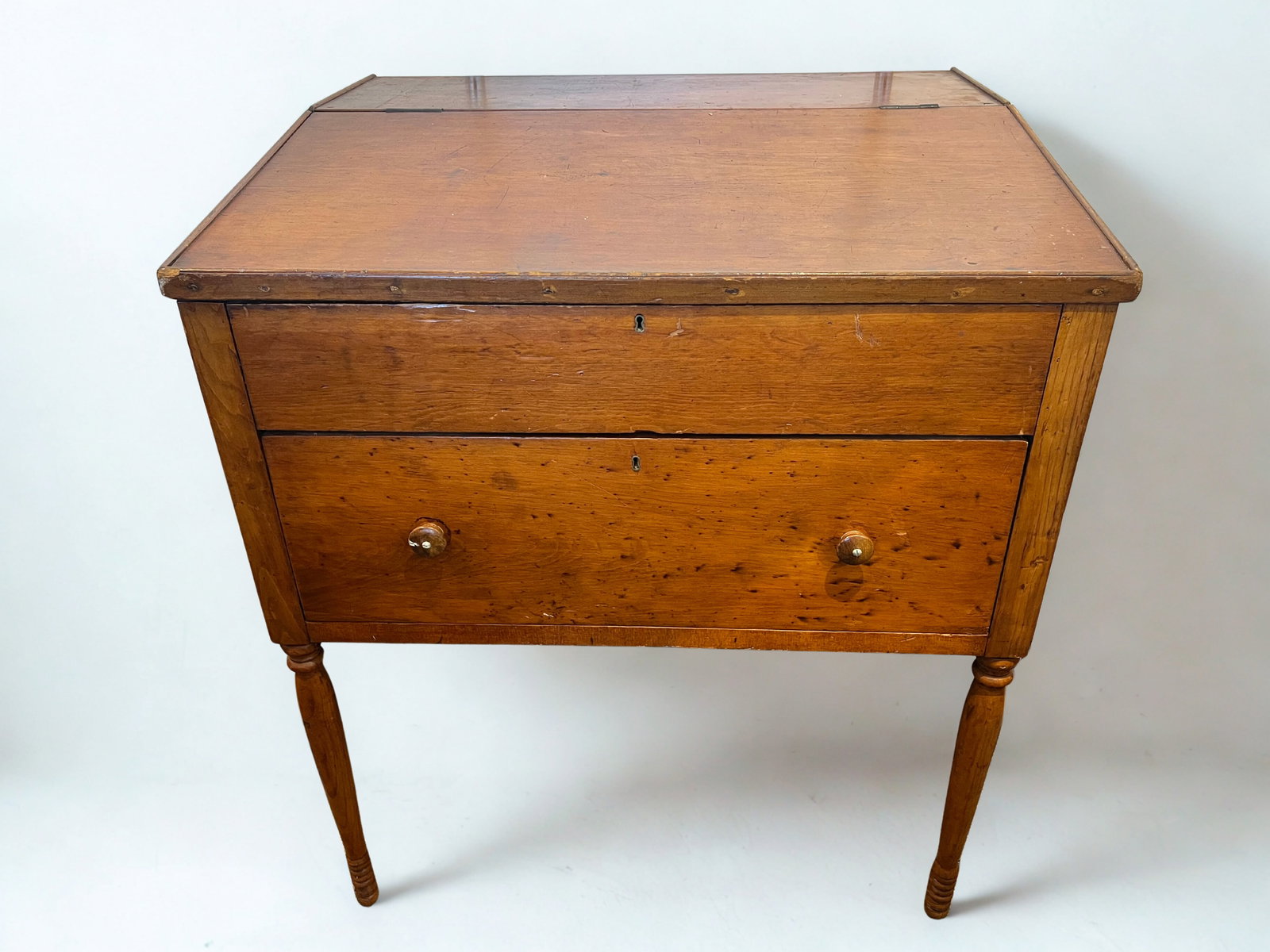 Pine Plantation Desk (1 of 5)