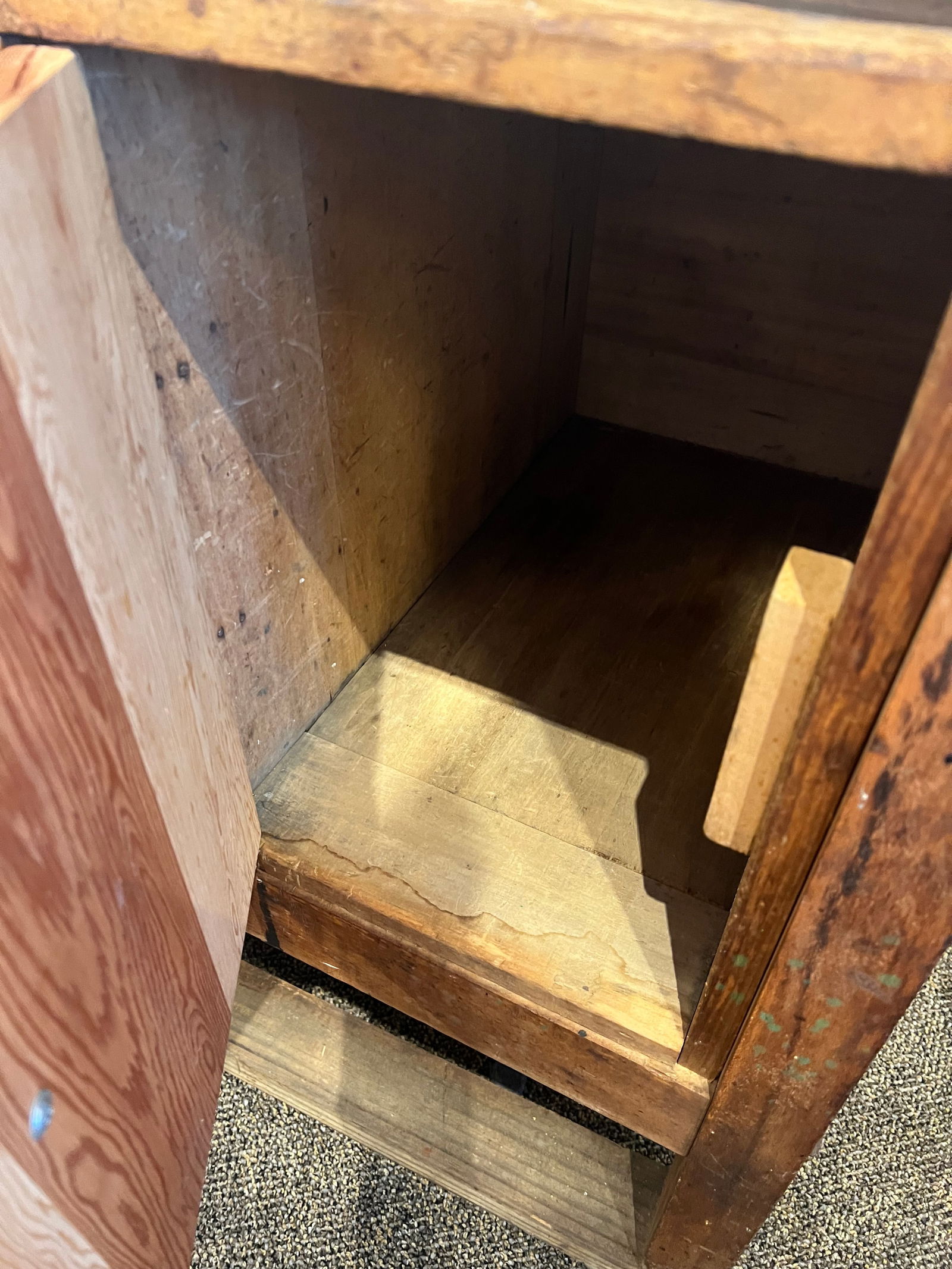 Oak Workbench w/Itron Vice - 7