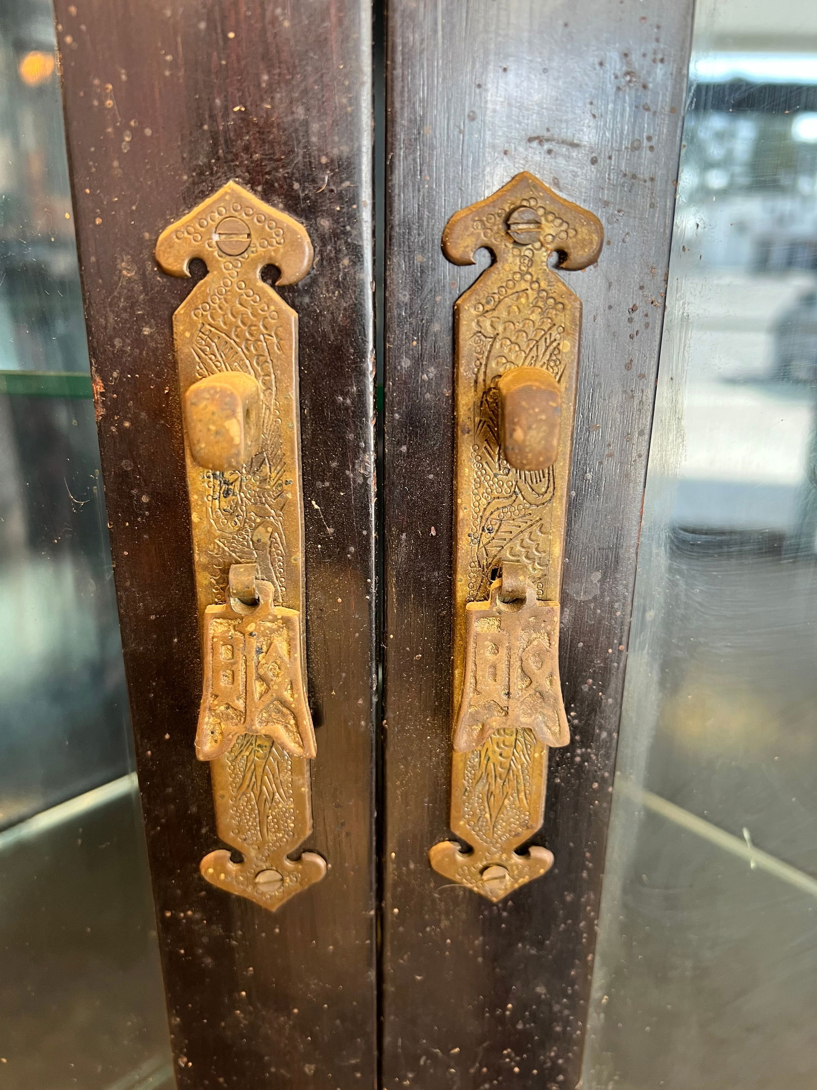 Black Lacquer Oriental Corner Cupboard - 4