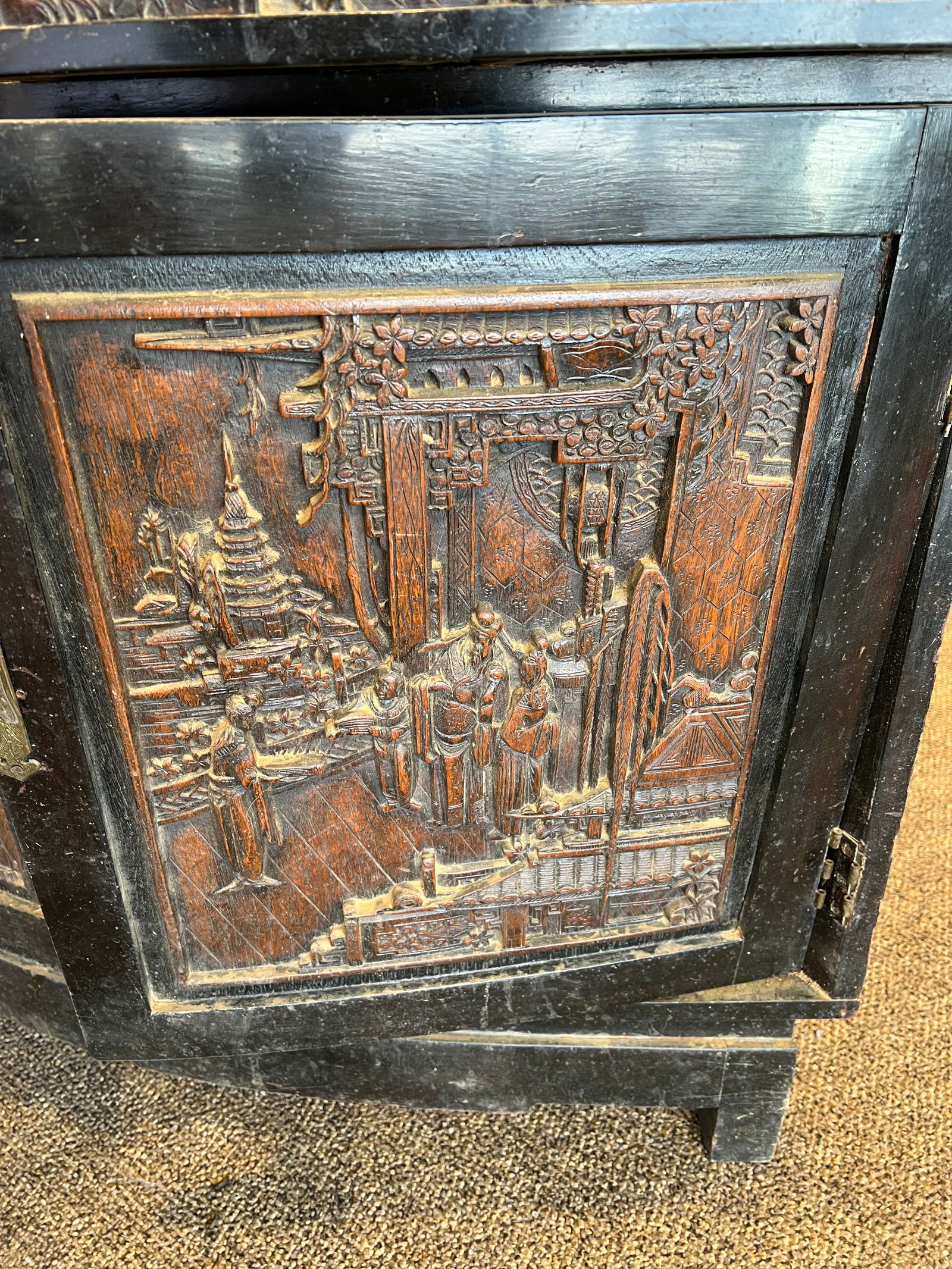 Black Lacquer Oriental Corner Cupboard - 7