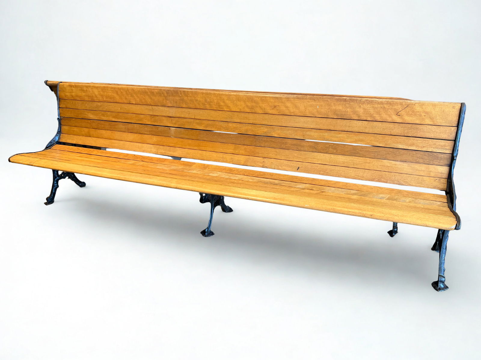 Iron/Wood Folding Bench: Iron/Wood Folding Bench