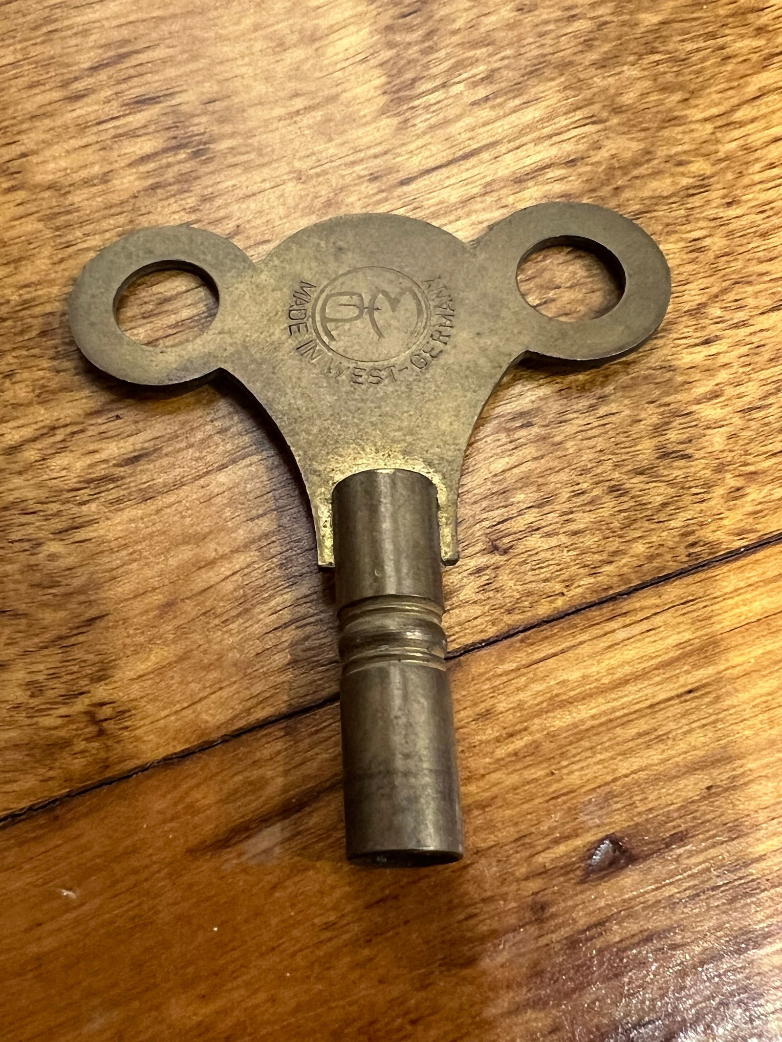 Wall Hanging Clock w/Porcelain Pendulum - 12