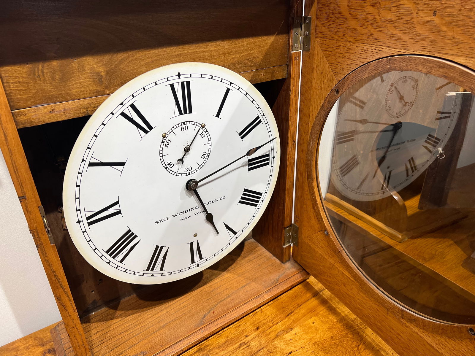 Oak Case Clock ca. 1898 Self Winding - 4