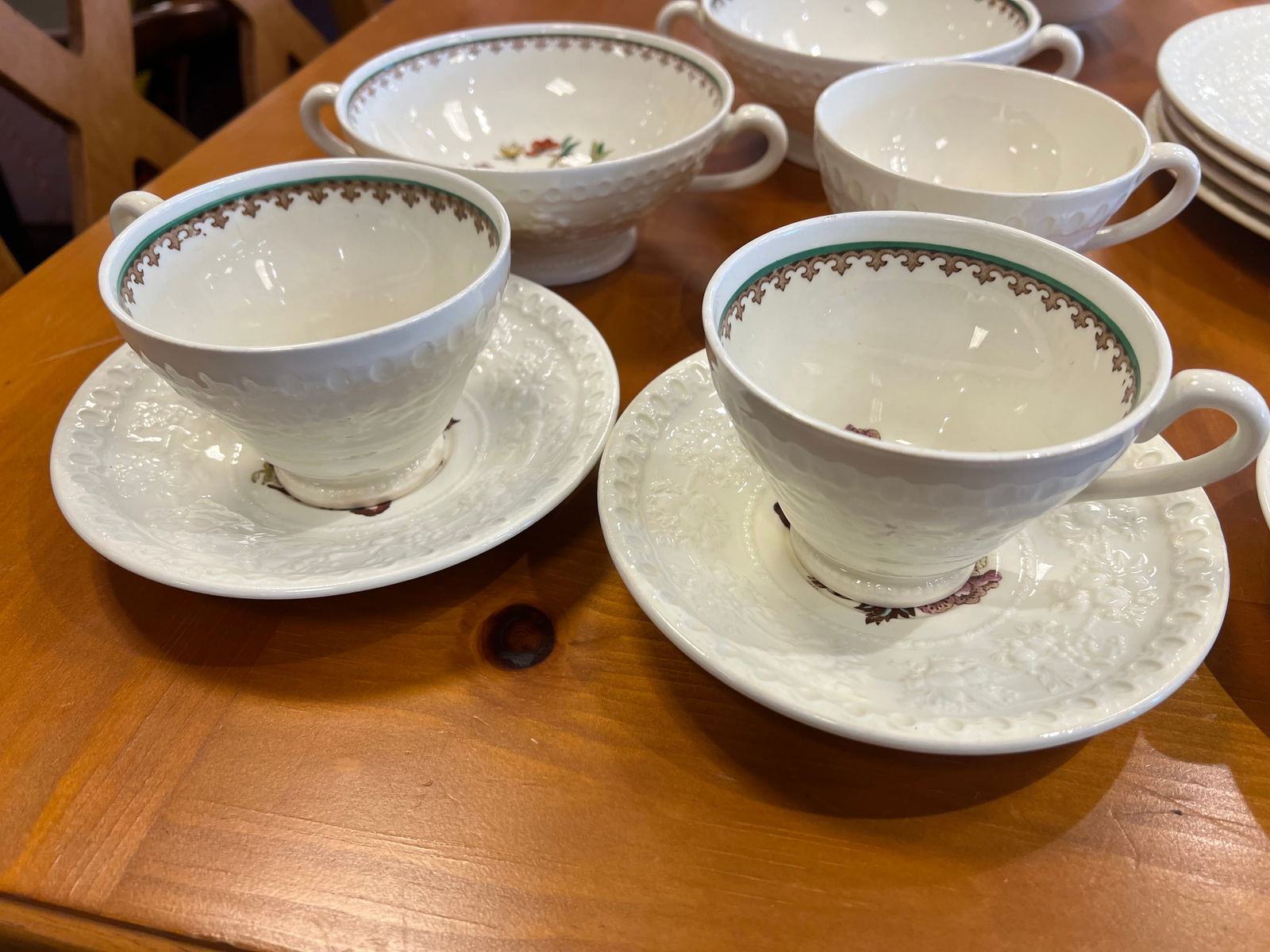 14 pc. Wedgewood Wellesley Pattern China Set - 5