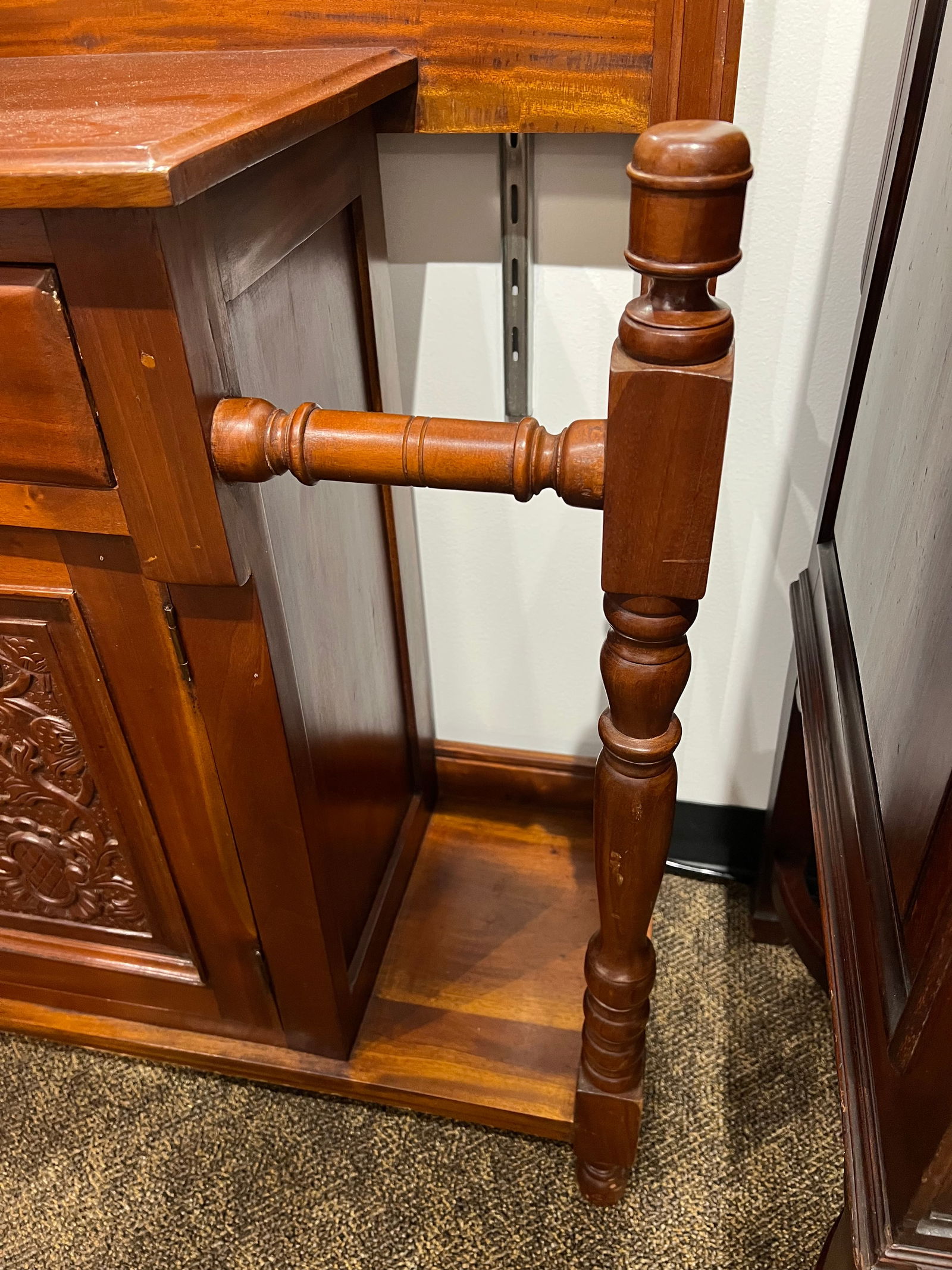 Mahogany Halltree - 9