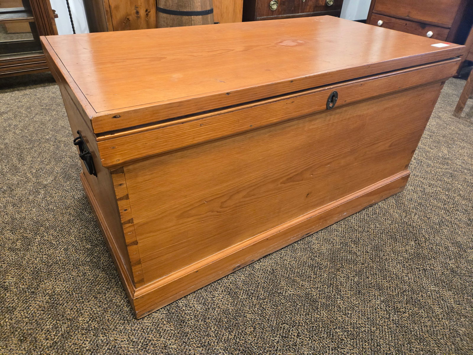 Pine Blanket Chest (1 of 8)