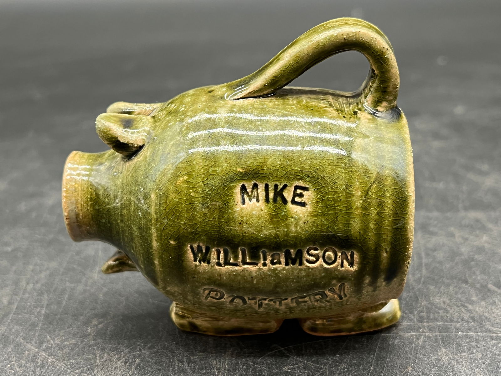 Signed Mike Williamson Cleburne County AL Pottery Pig: Signed Mike Williamson Cleburne County AL Pottery Pig