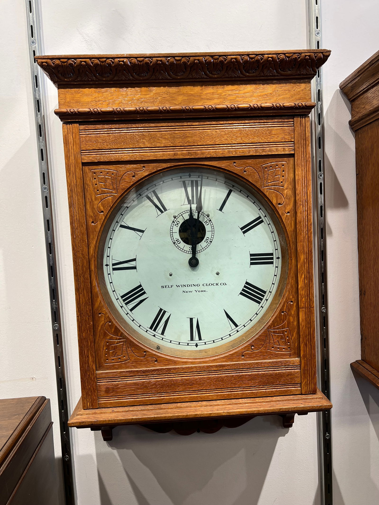 Self Winding Clock Co. Model 10 Wall Clock (1 of 7)