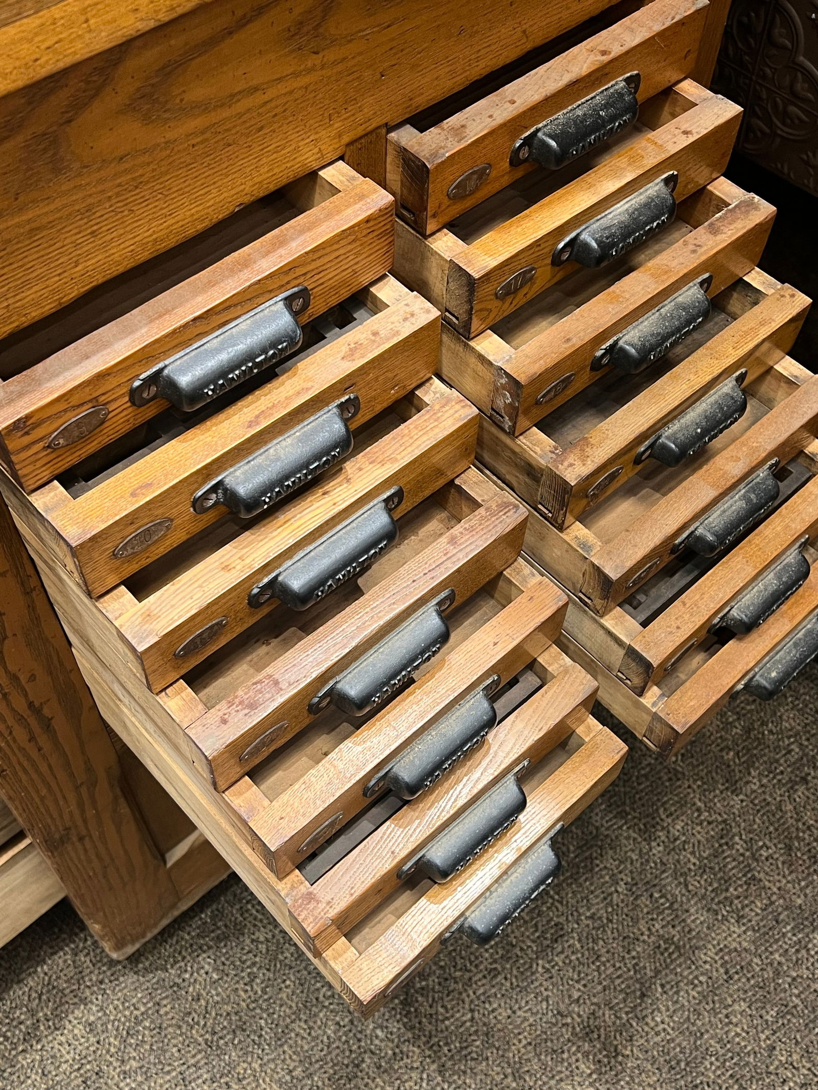 Early Oak Typesetter - 11