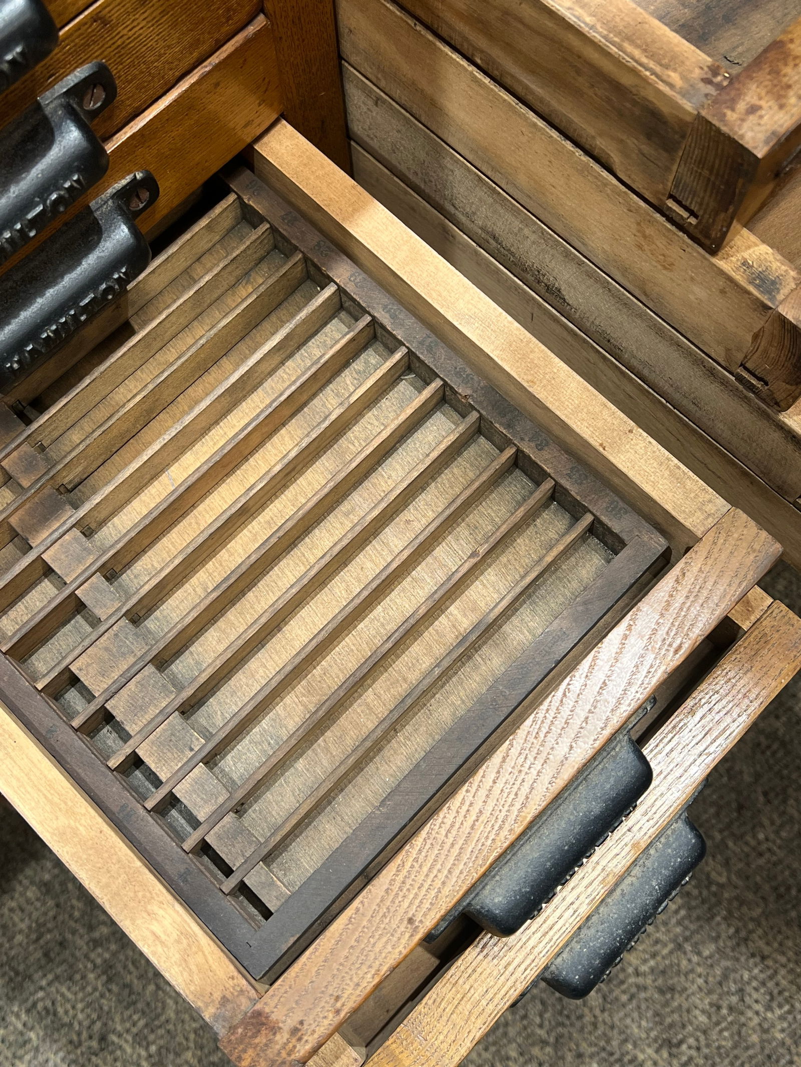 Early Oak Typesetter - 12