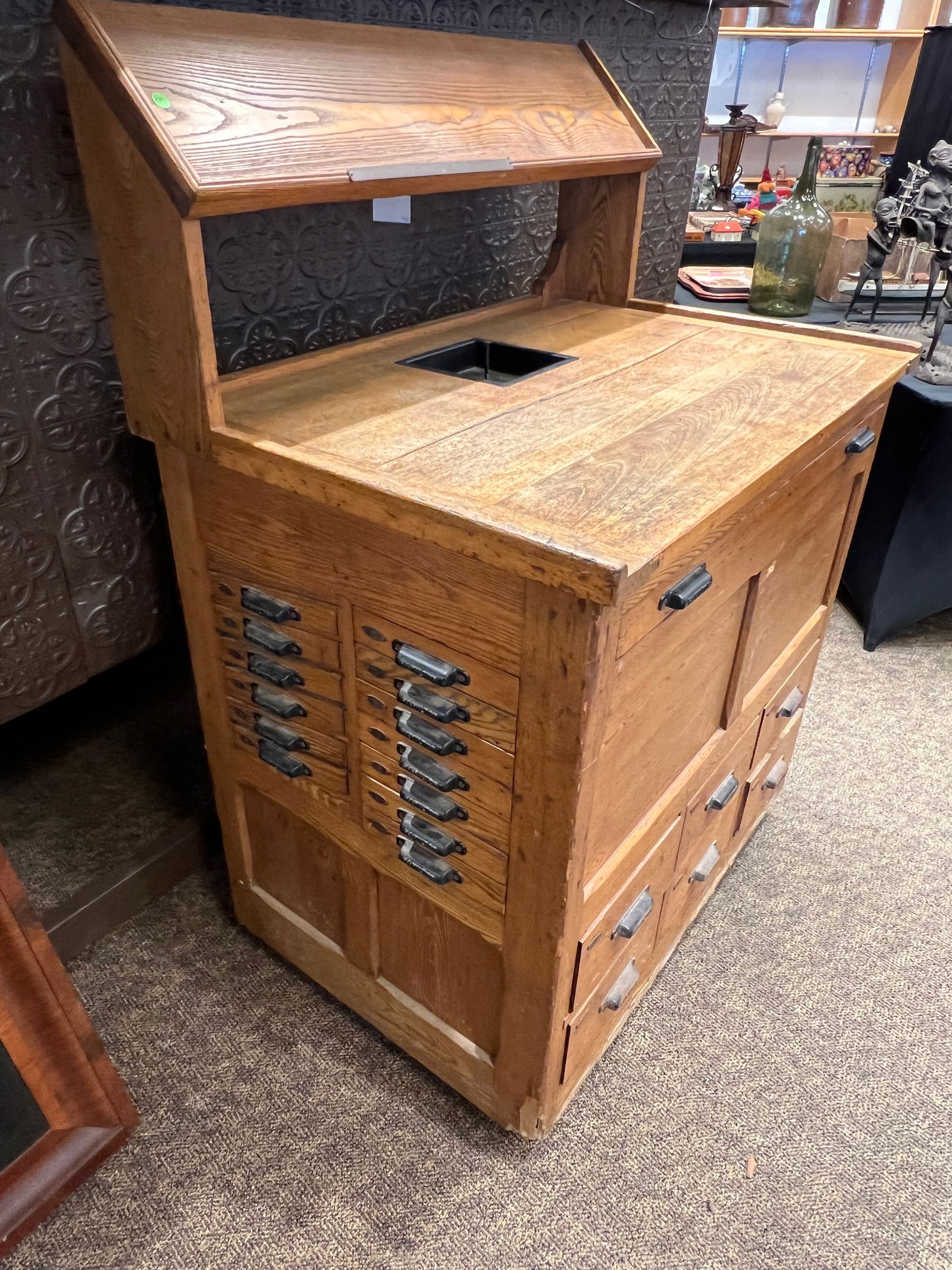 Early Oak Typesetter - 2