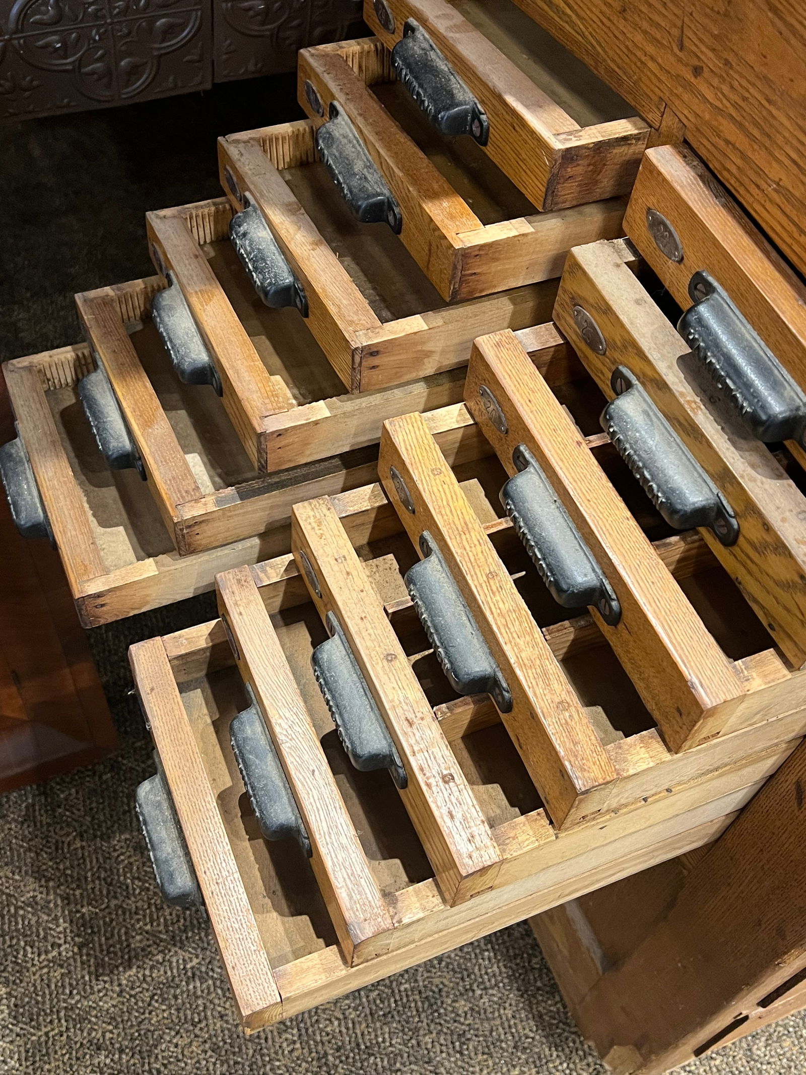 Early Oak Typesetter - 3