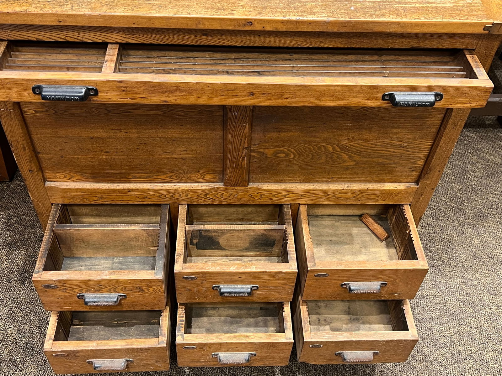 Early Oak Typesetter - 7