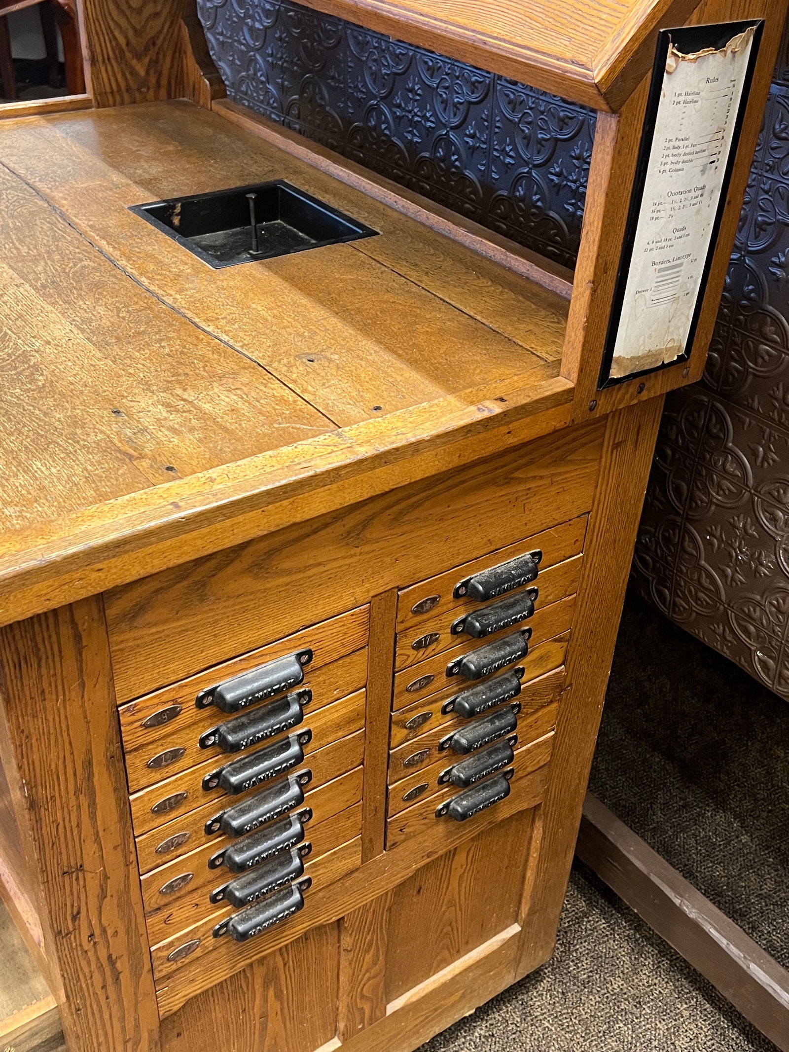 Early Oak Typesetter - 9