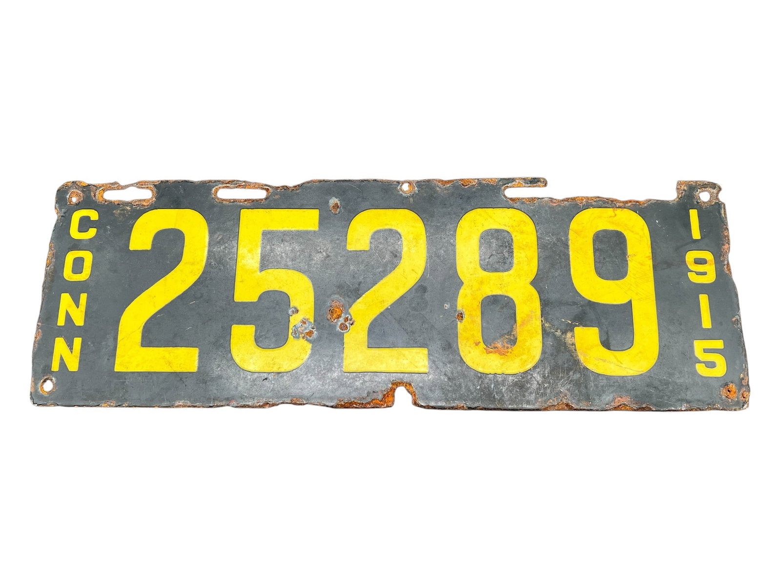 Vintage Connecticut License Plate: Vintage Connecticut License Plate. Number 25289. Dated 1915. Enameled