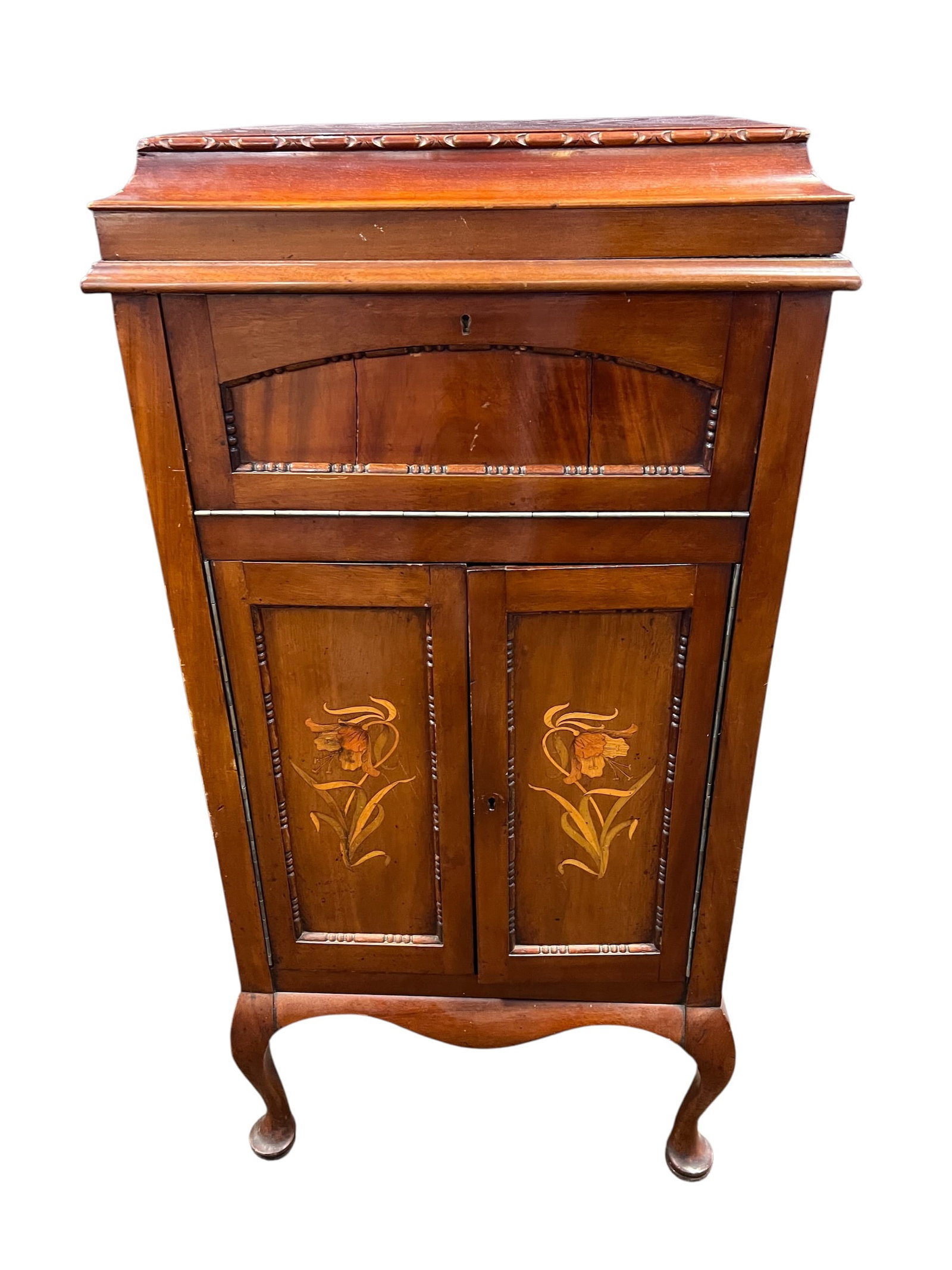Vintage Mahogany Victrola: This item is an antique victrola or phonograph cabinet, likely from the early 1900s, featuring marquetry inlays. [1, 2, 3]Design Details: The cabinet likely features wood marquetry or inlay work on