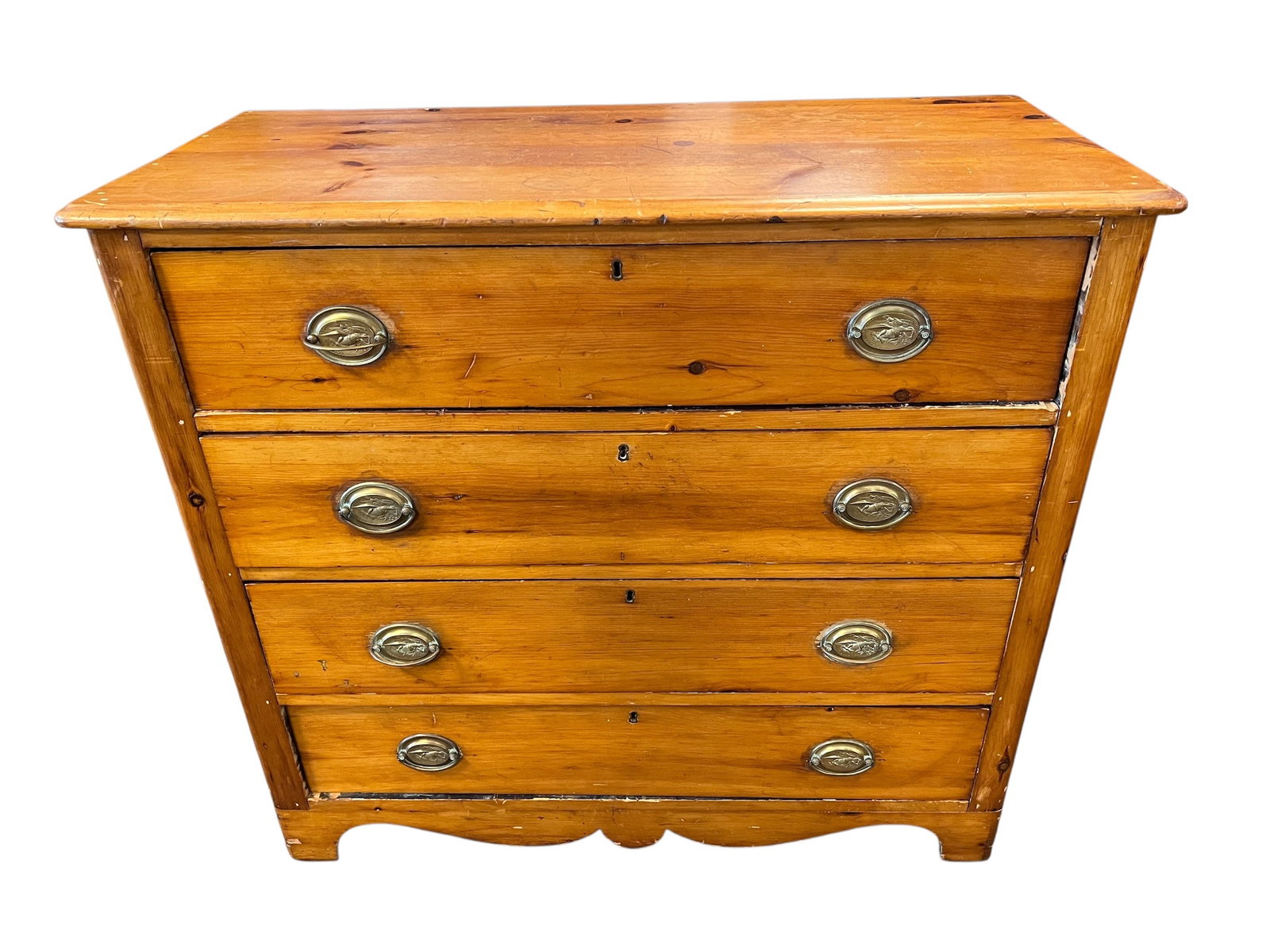 4 drawer chest: This piece is an Antique Early American Federal Style Solid Yellow Pine Chest of Drawers, typically dating from the early 19th century to the early 1920s. It features a rustic farmhouse aesthetic with