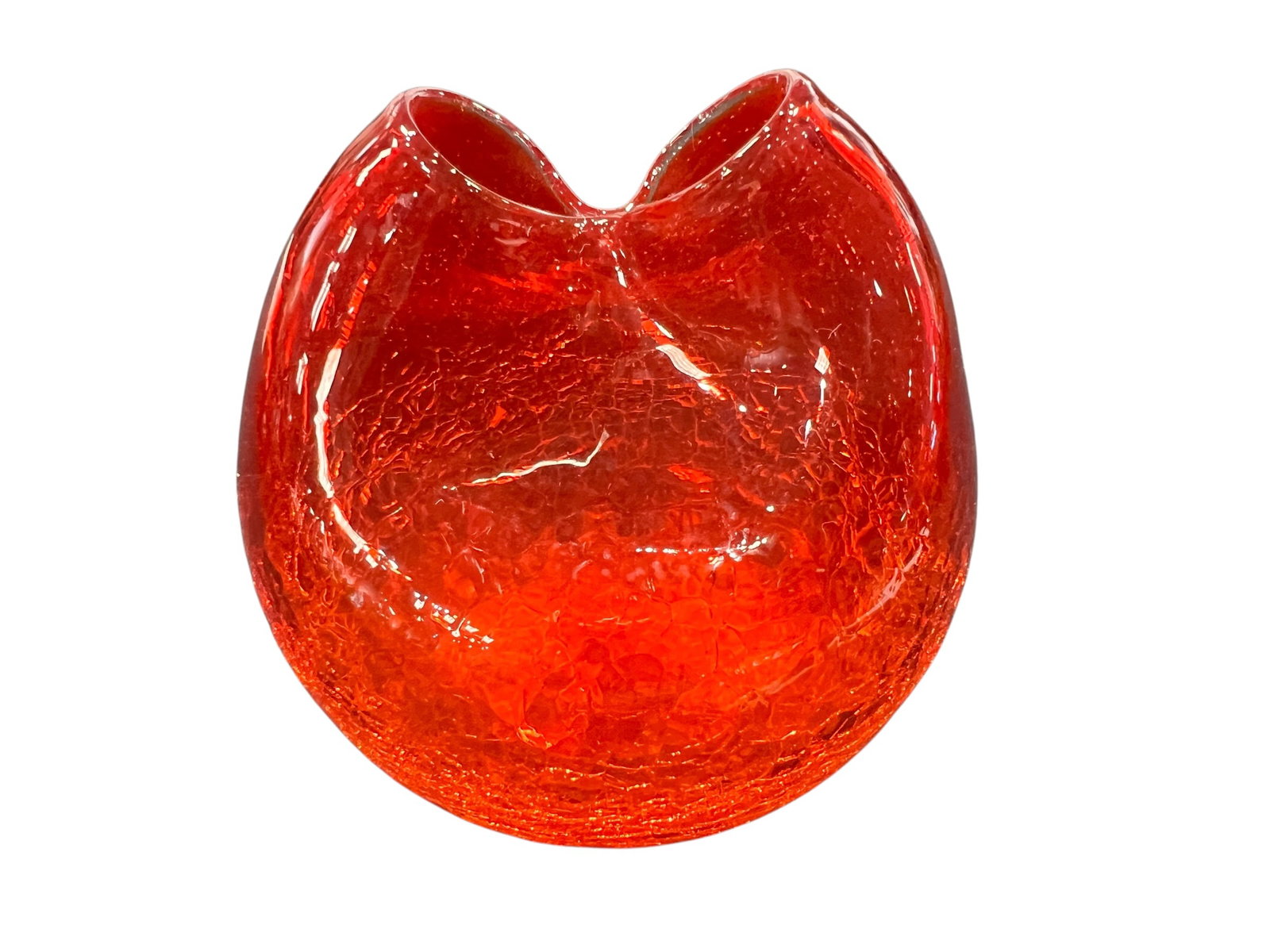 Hamon Kanawha crackle glass tri-top vase: This is a Hamon Kanawha crackle glass tri-top vase in deep red.Design Details: The piece features a distinct "crackle" finish created by plunging hot glass into cold water, resulting in a mesmerizing 