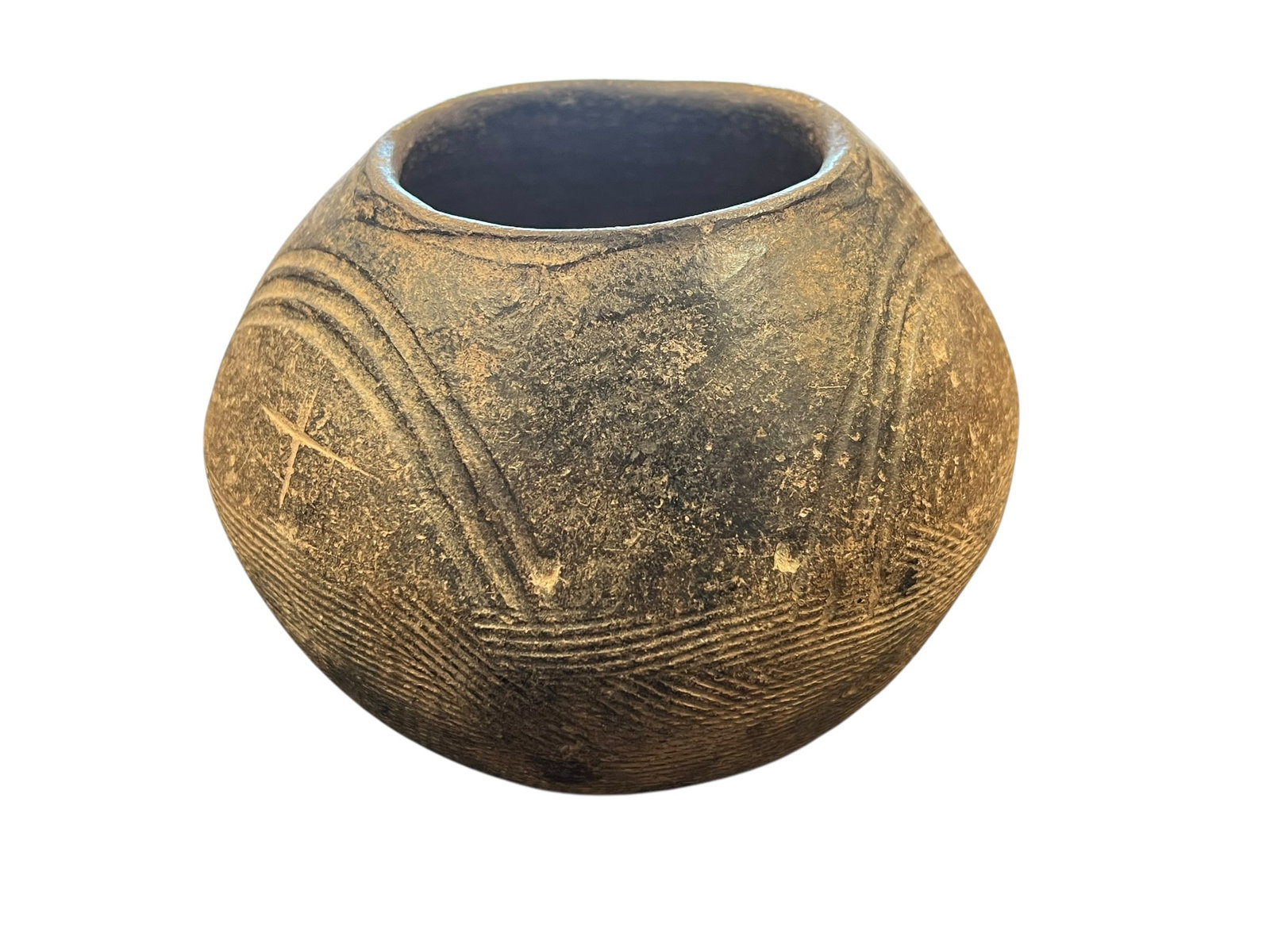 Native American Mississippian Period Clay Pot (1 of 5)