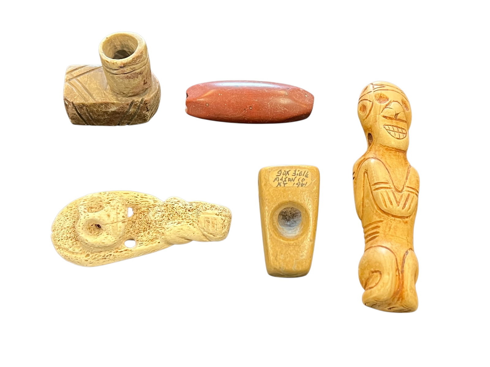 Lot of 5 Native American Artifacts: Measures up to 3. In x 1 in .5 in