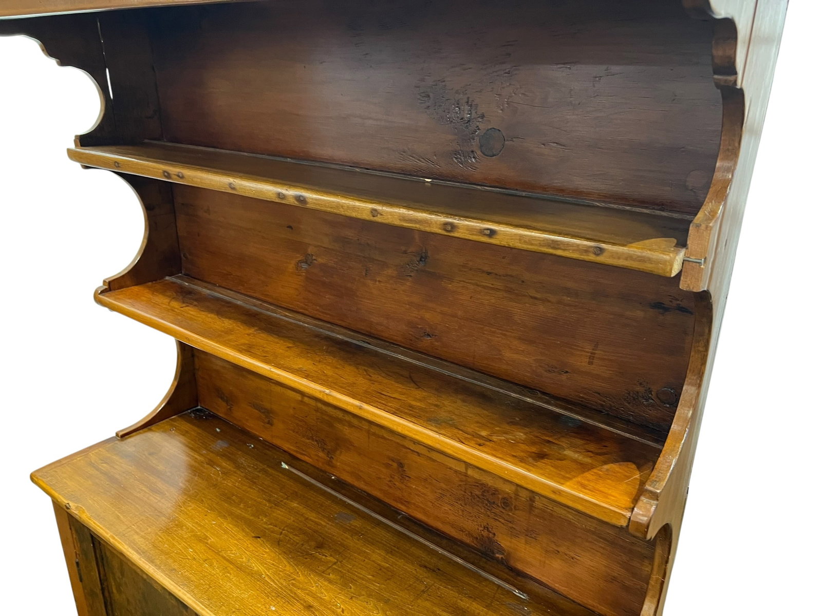 Early pine hutch - 3