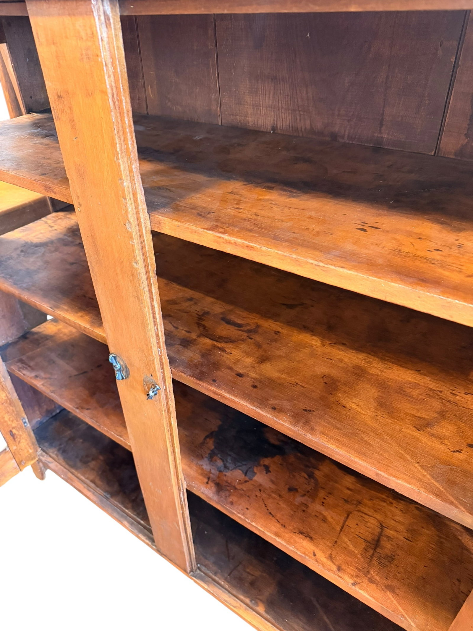 Early Primitive jelly cupboard. - 3