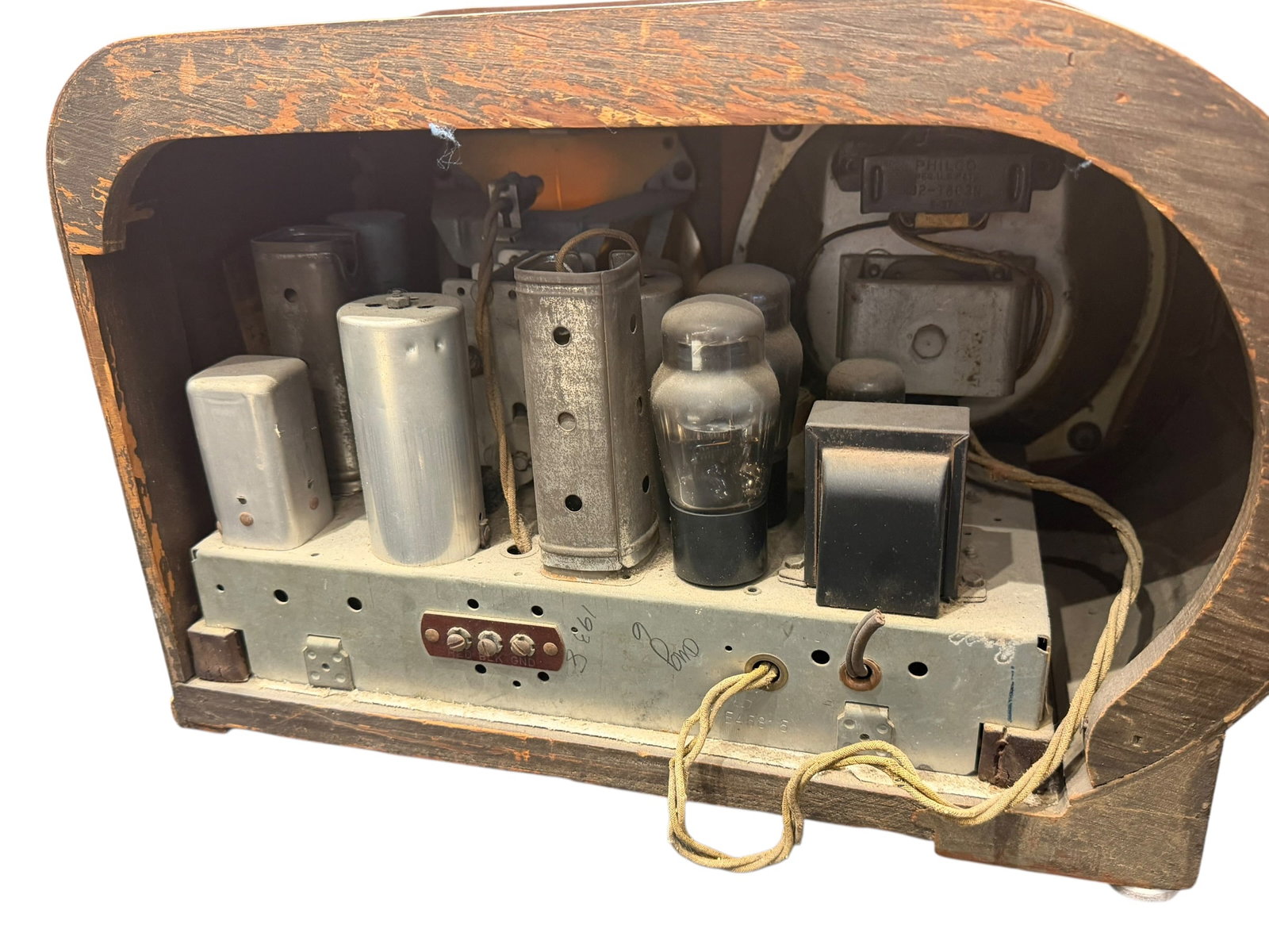 Philco Model 38-10 "Bullet" Table Radio - 4
