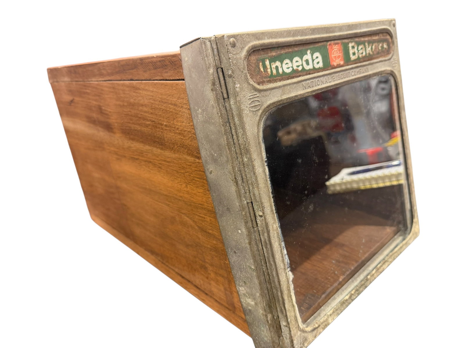 Uneada Bakers Display Cabinet (1 of 4)