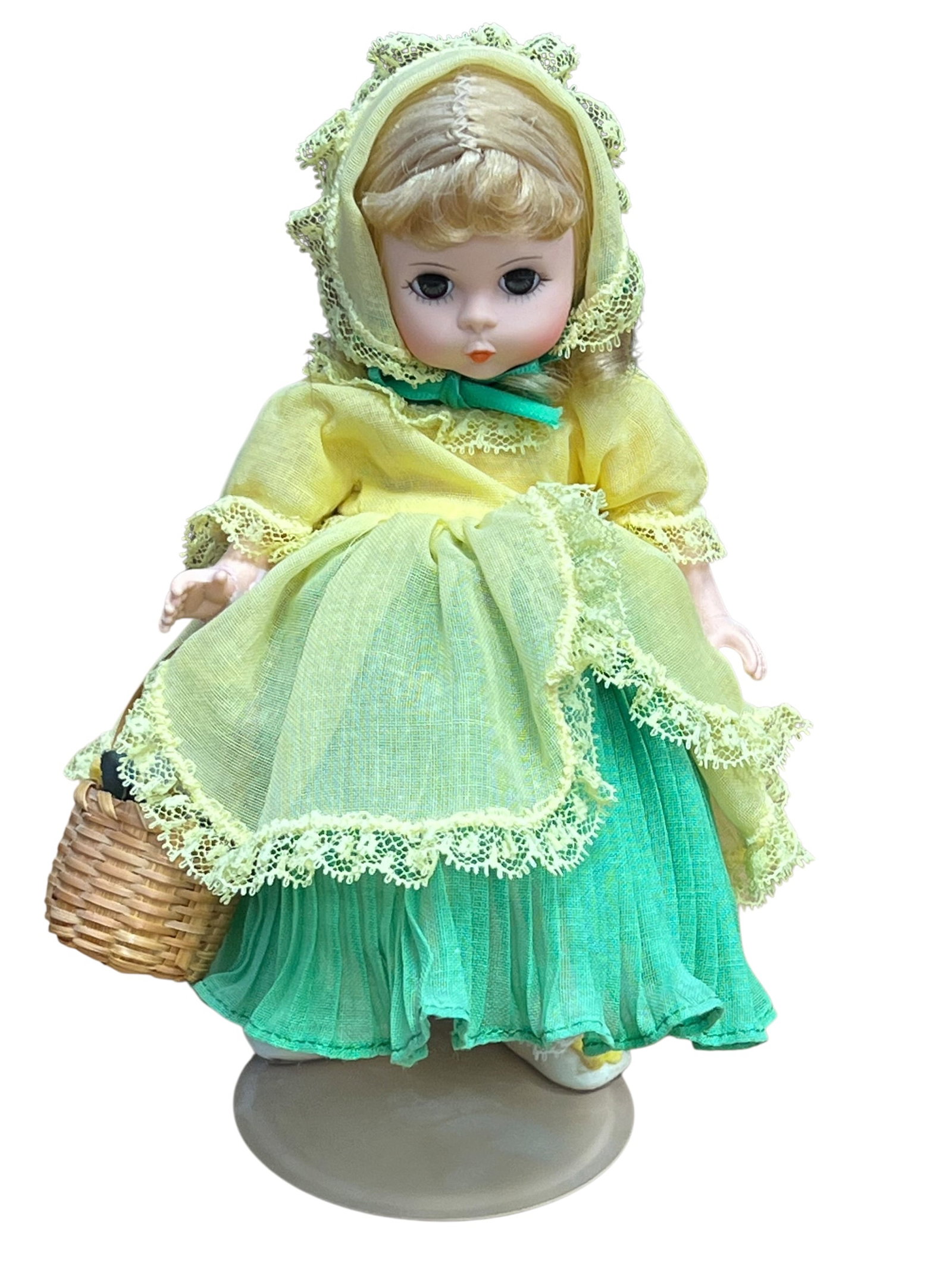 Madame Alexander “Daffy Down Dilly?? Doll: This is a vintage Madame Alexander 8-inch collectible doll from the Storybook Series, specifically named "Daffy Down Dilly" (Model #429). [1, 2]Key FeaturesRelease Era: Primarily manufactured and