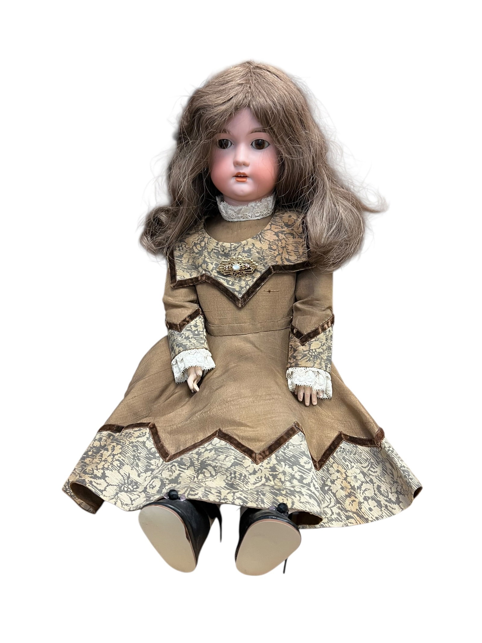 C. M. Bergmann II Germany Porcelain Doll: antique German bisque-head doll, heavily characteristic of makers from the late 19th or early 20th century such as Armand Marseille or Simon & Halbig. [1, 2, 3, 4]Key Features Observed:Head: Crafted f