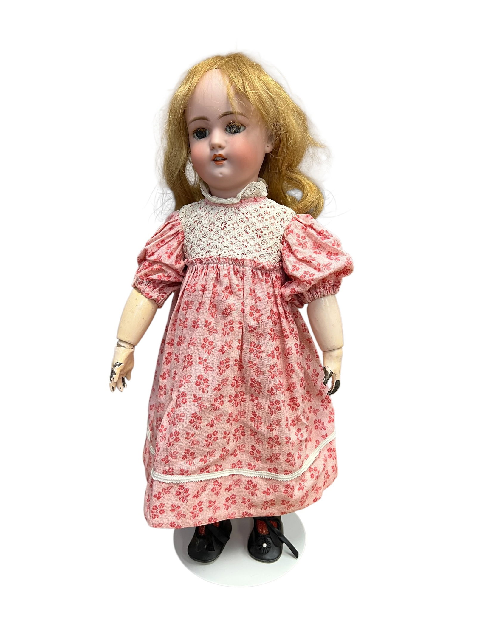S&H 1079 DEP Germany 8 Porcelain Doll: antique German bisque-head doll. It dates back to the late 19th or early 20th century, a period often referred to as the "Golden Age" of dollmaking. [1]Key Characteristics & Visual FeaturesHead