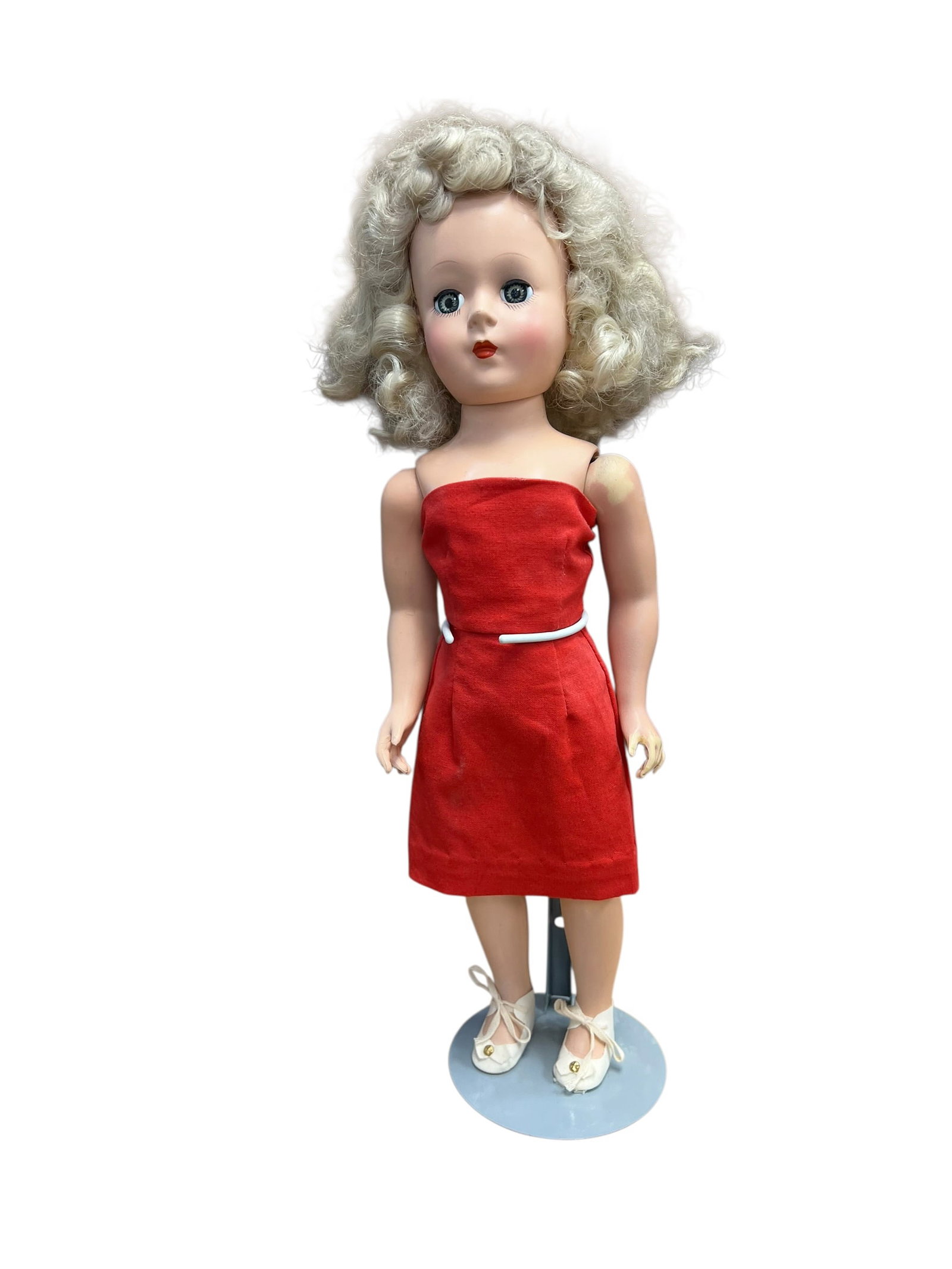 Mary Hoyer Plastic Doll: This image appears to show a vintage 1950s hard plastic walking or strung fashion doll, which resembles dolls from makers like Ideal (such as Toni or Sweet Sue) or Arranbee. eBay +3Features short,